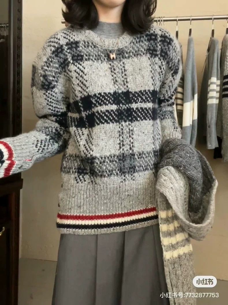 Thom Browne Thom Browne size3 Gray Tibetan blue checkered wool sweater Size US L / EU 52-54 / 3 - 1 Thumbnail