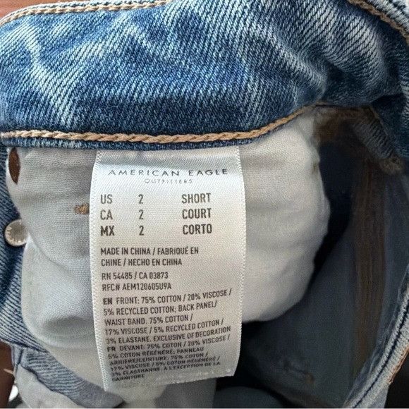 American Eagle Outfitters American Eagle Outfitters Light Blue Straight Leg Mom Jeans Size 26" / US 2 / IT 38 - 8 Thumbnail