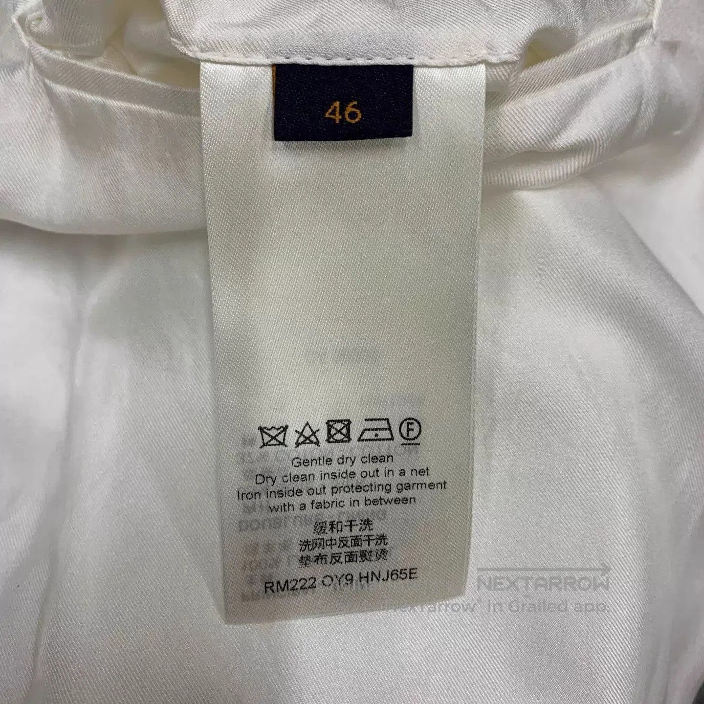 Louis Vuitton White Blazer with Decorative Button Detail. Size US M / EU 48-50 / 2 - 7 Thumbnail