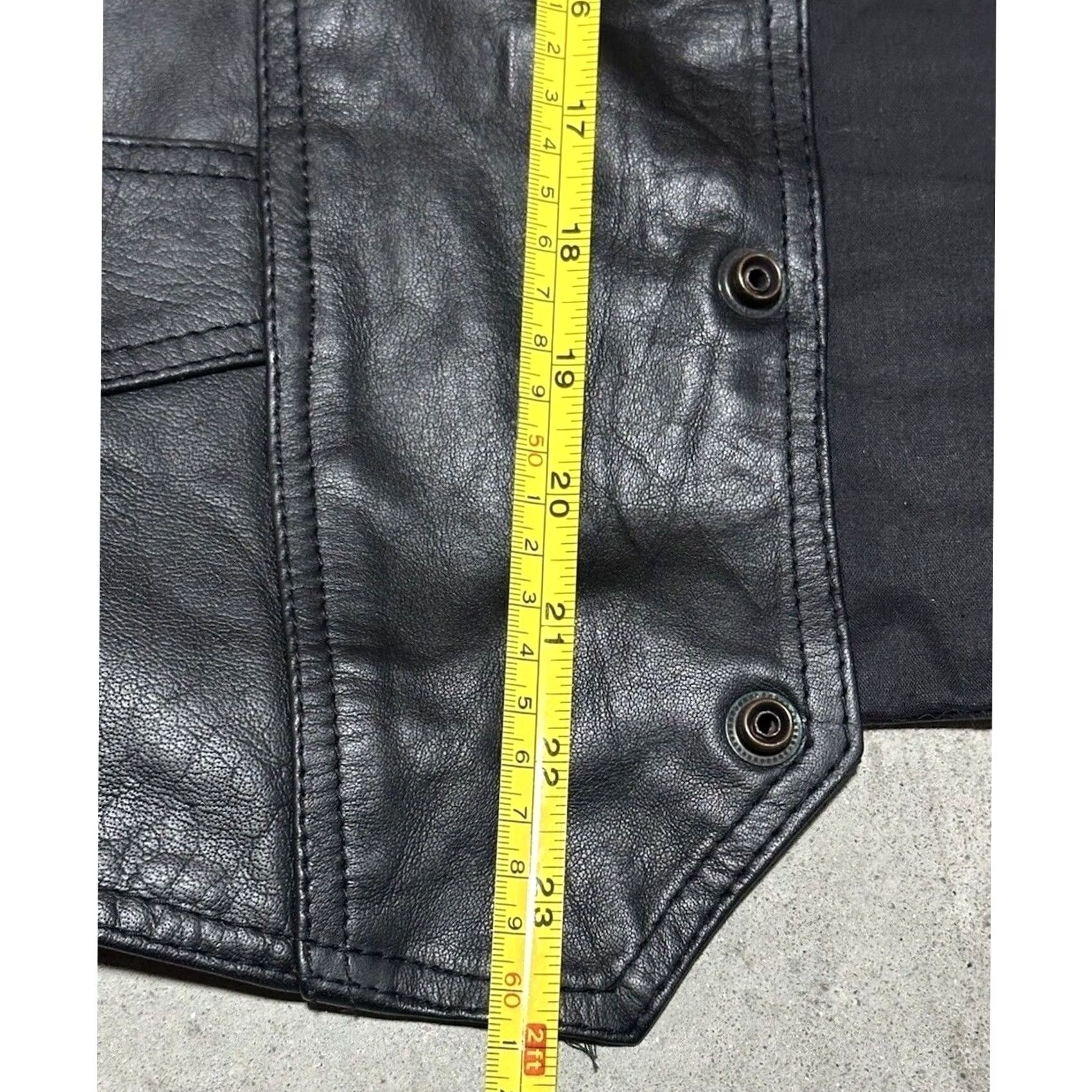 Vintage VINTAGE The New Age Style Black Faux Leather Biker Moto Vest Size Large Men's Size US L / EU 52-54 / 3 - 4 Thumbnail