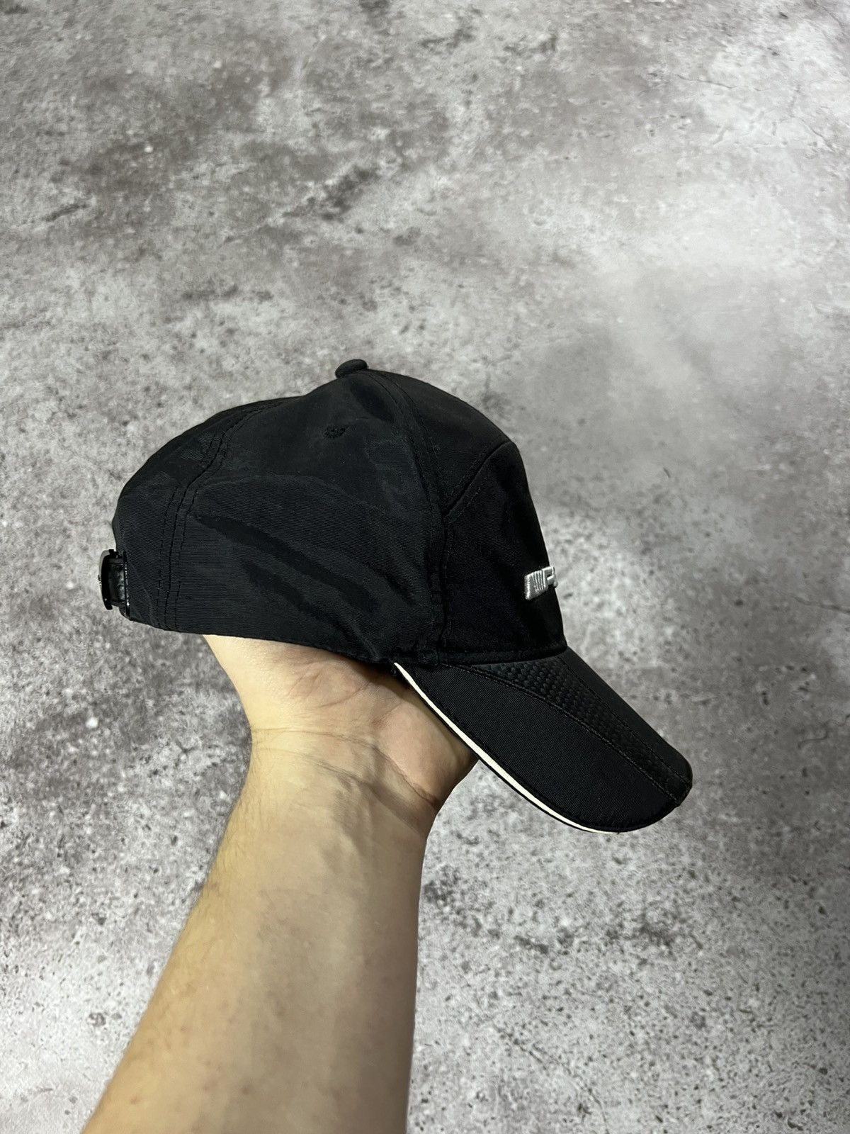 Mercedes-Benz AMG Carbon Fibre Strapback Hat Y2k Vinatge Racing F1 Petrona Size ONE SIZE - 4 Thumbnail