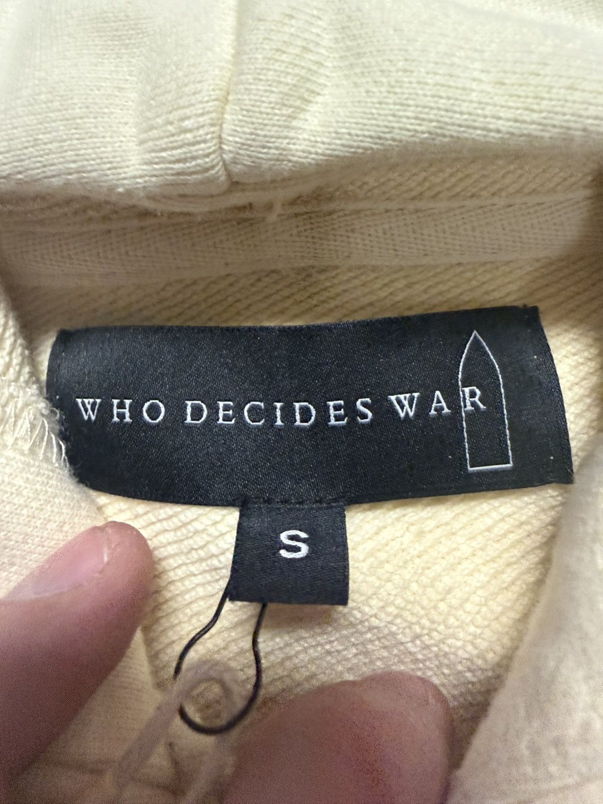 Who Decides War Who decides war graphic zip up hoodie Size US S / EU 44-46 / 1 - 7 Thumbnail