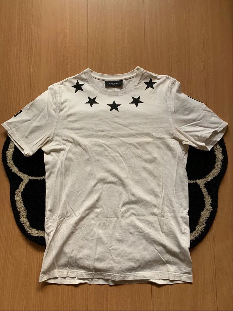 Givenchy Givenchy Star Tee Givenchy T-Shirt gvc 2506-Nextarrow Size US XS / EU 42 / 0 - 1 Thumbnail