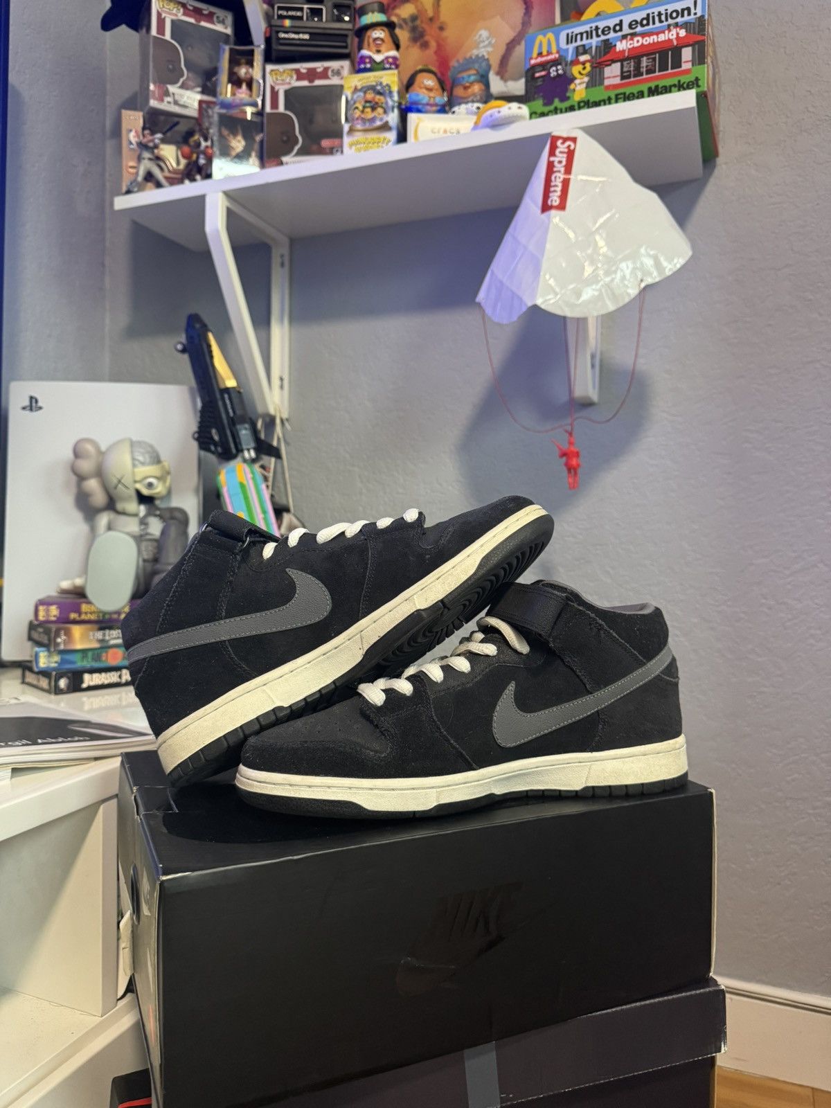 Nike × Nike SB Nike SB Dunk Mid Pro “Grip Tape” 2009 Size US 9.5 / EU 42-43 - 3 Thumbnail