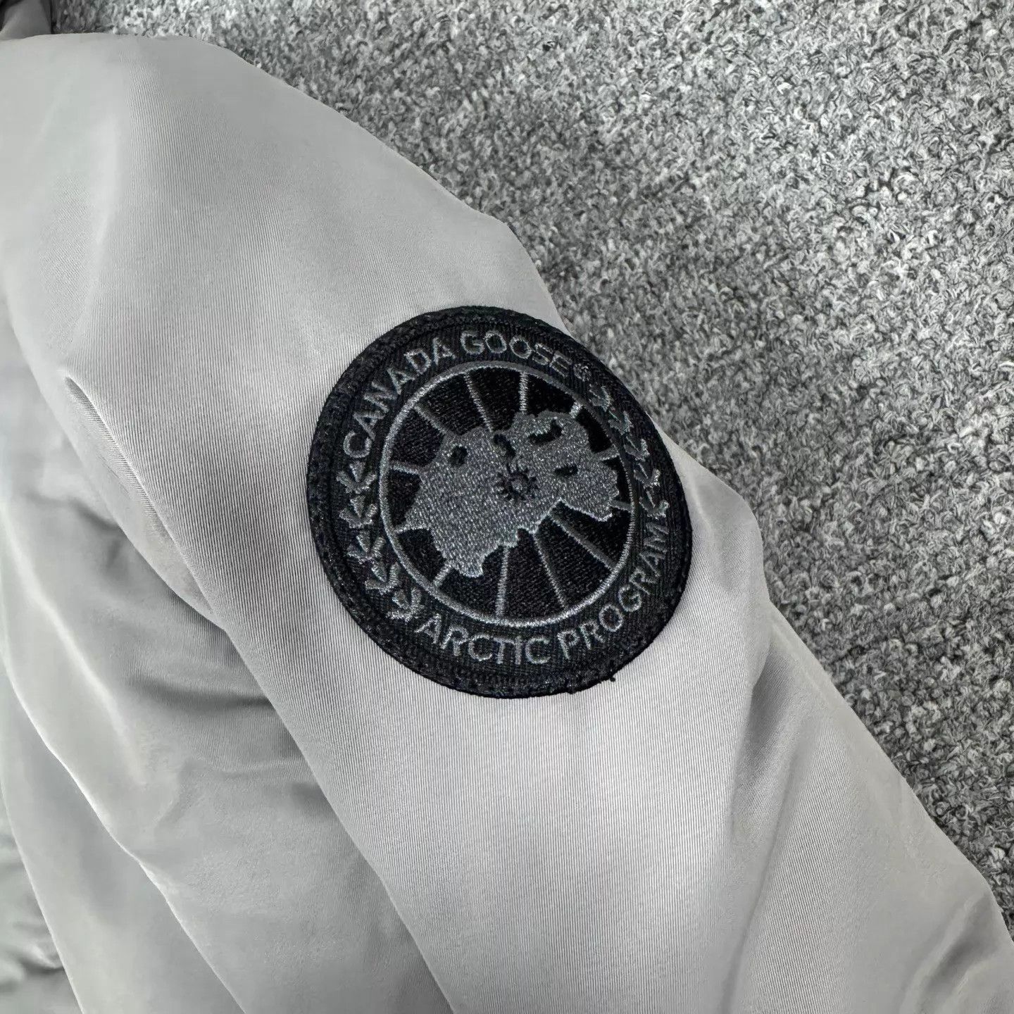 Canada Goose Canada Goose light gray hooded short down jacket M 99 new Size M / US 6-8 / IT 42-44 - 5 Thumbnail
