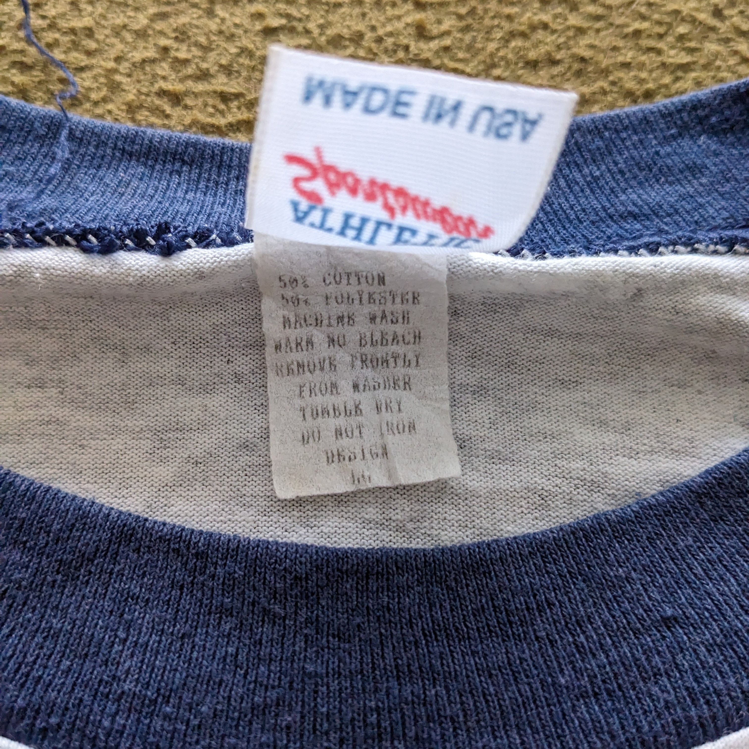 Vintage Vintage 90's GEORGETOWN American Football Team T-shirt Size US XL / EU 56 / 4 - 6 Thumbnail