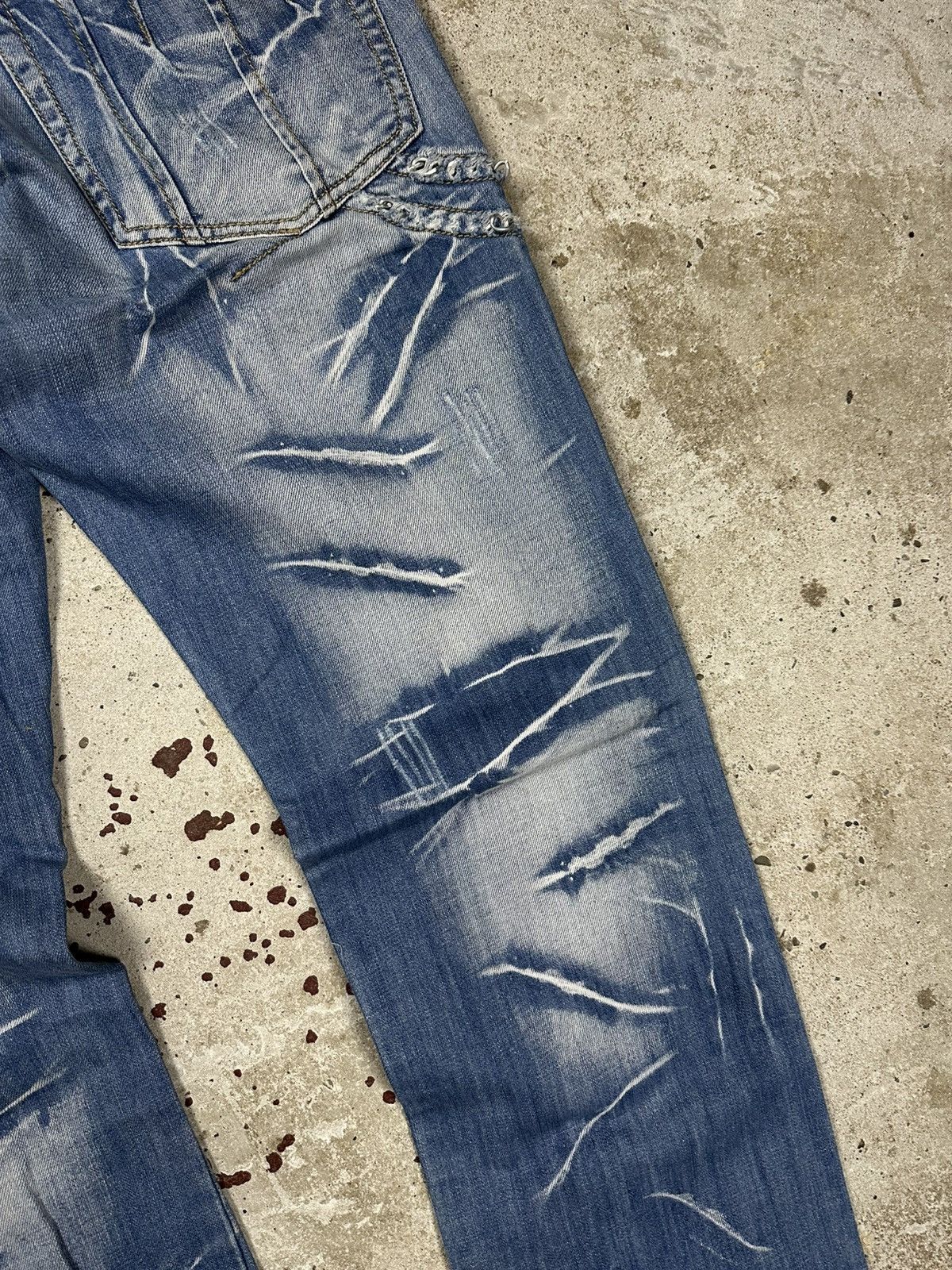 If Six Was Nine × Japanese Brand × Le Grande Bleu (L.G.B.) Vintage Y2K Blue Washed Distressed Chain Denim Pants Size US 38 / EU 54 - 13 Thumbnail