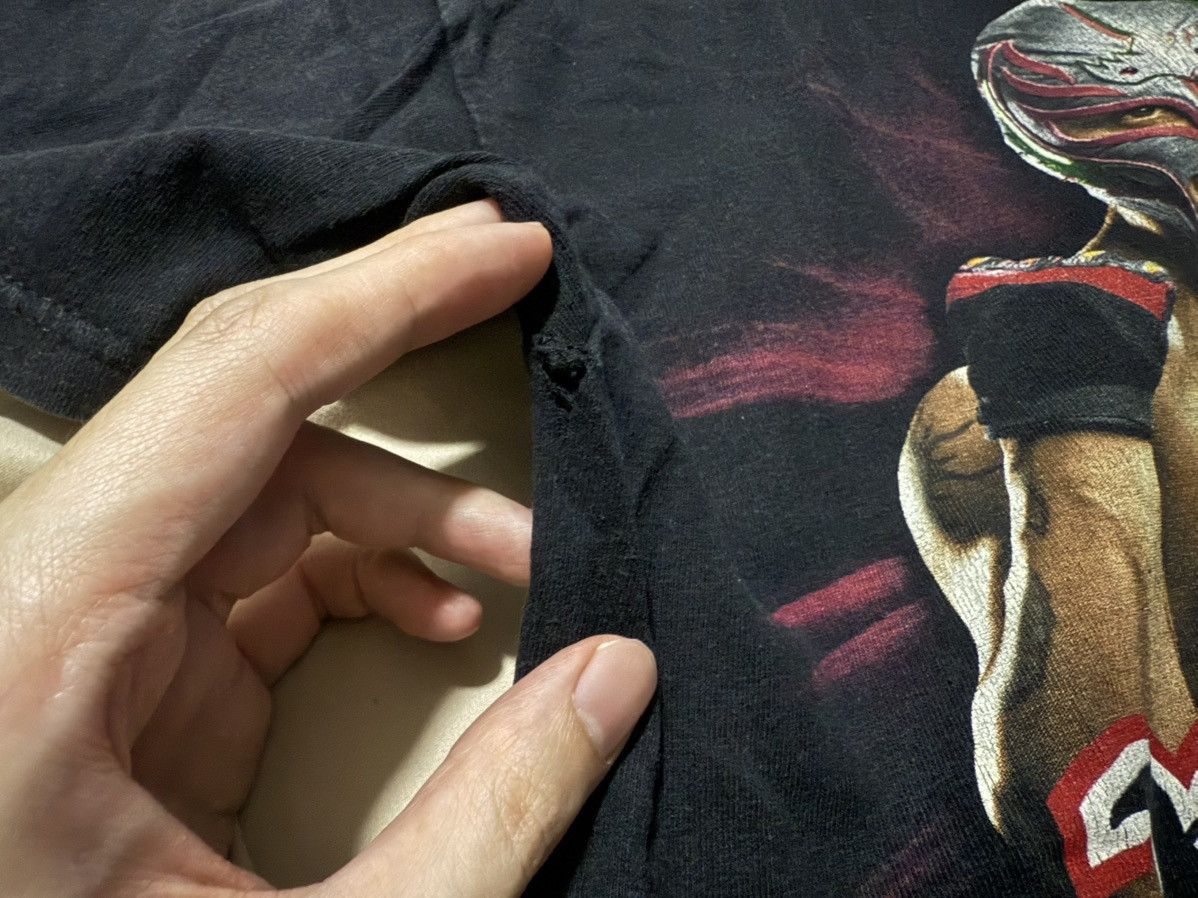 Vintage Vintage 2000s WWE Rey Mysterio T Shirt Size US M / EU 48-50 / 2 - 8 Thumbnail