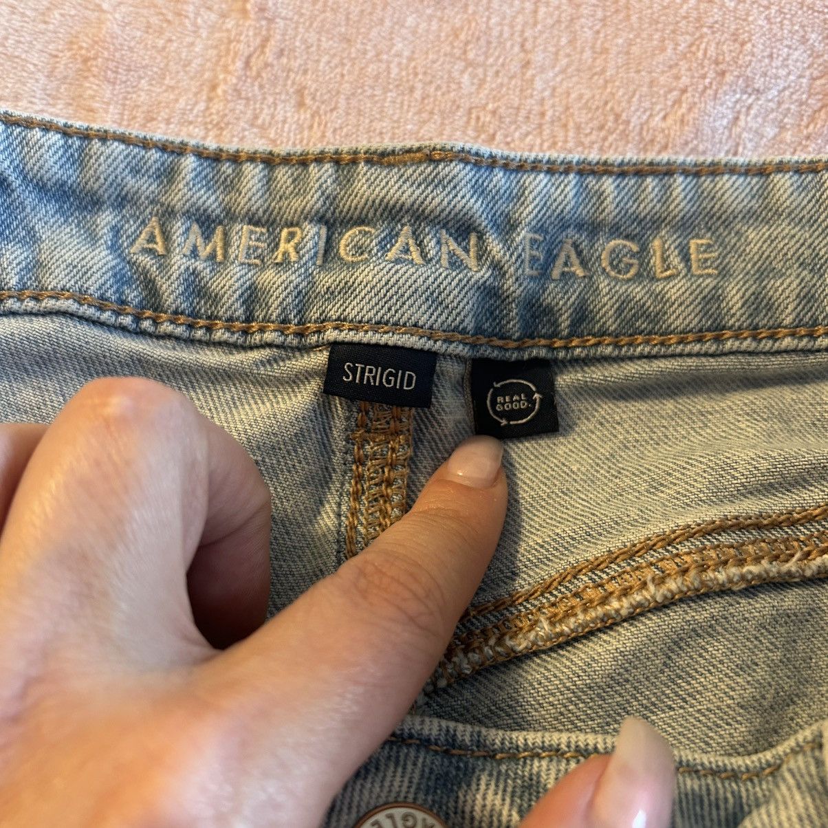 American Eagle Outfitters American Eagle Strigid light wash high rise distressed 14 Size 36" / US 14 / IT 50 - 4 Thumbnail