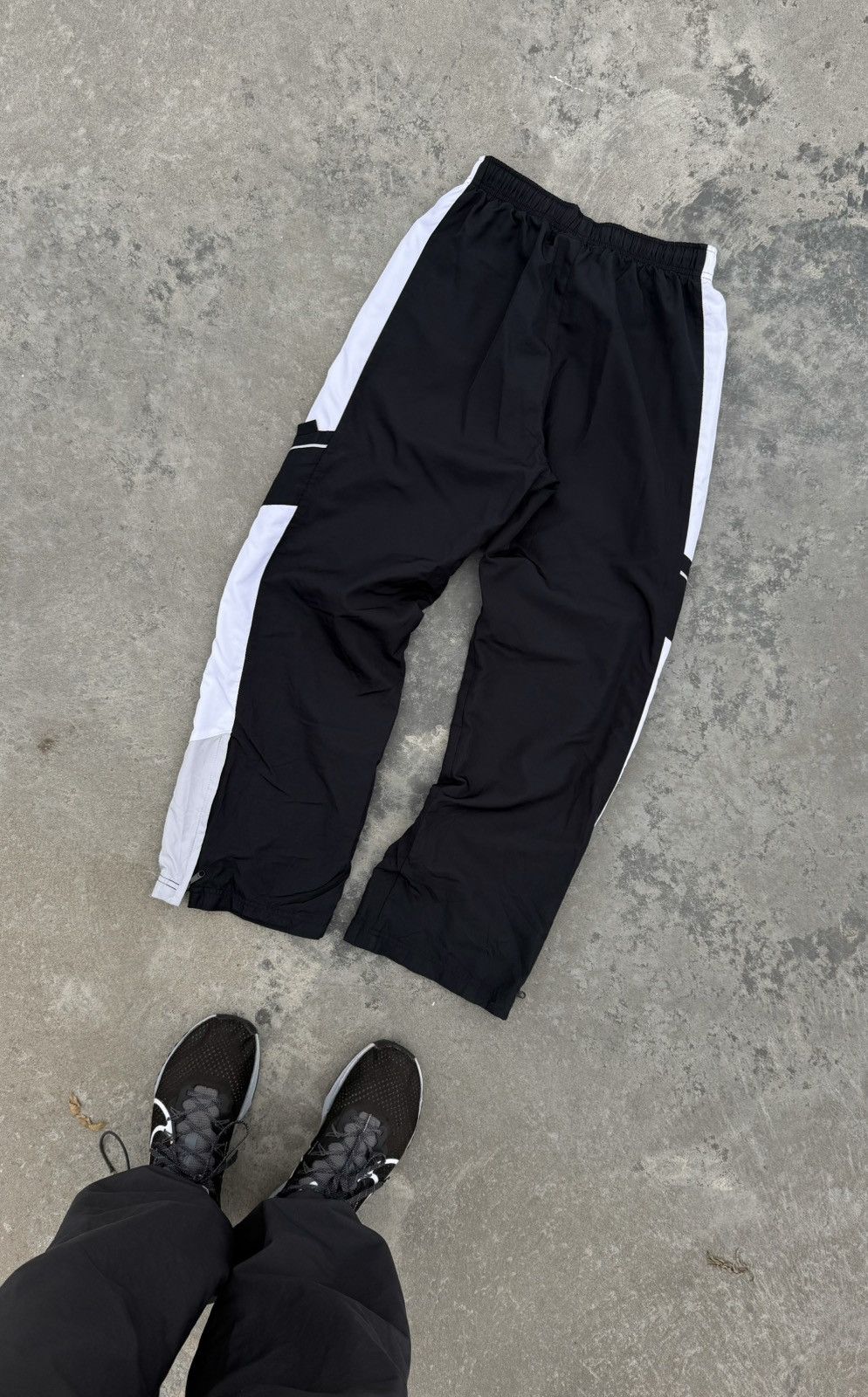 Vintage Vintage Nike Y2k Nylon Drill Baggy Pants Sk8 Joggers XS sz Size 26" / US 2 / IT 38 - 4 Thumbnail