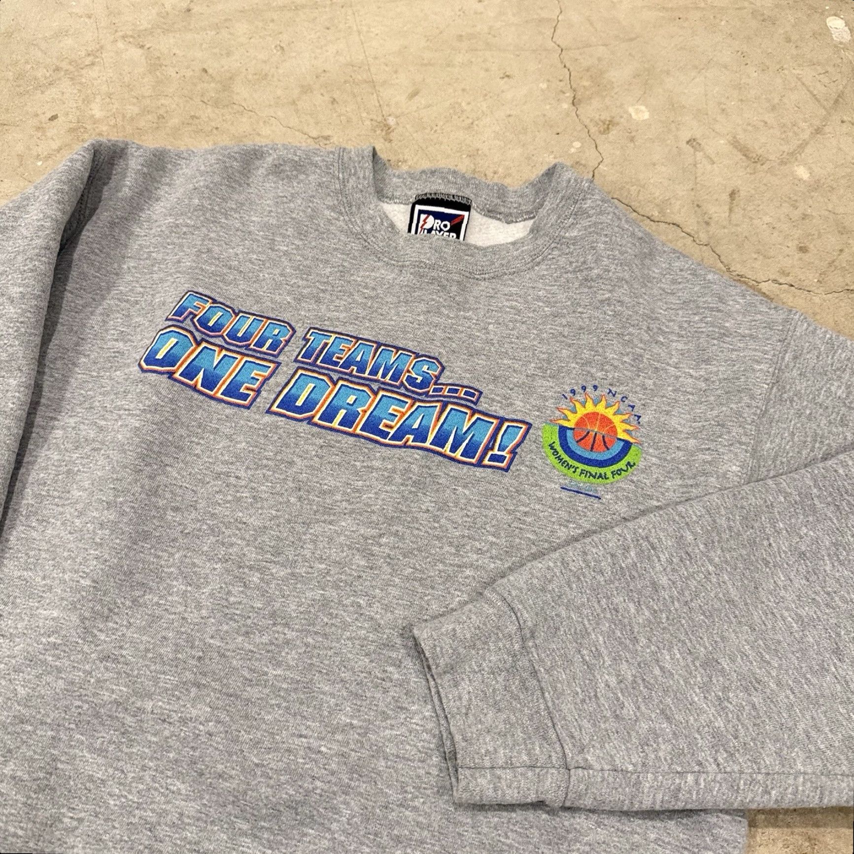 Vintage VINTAGE 90s Womens College Basketball Sweatshirt 1999 Mens Large Gray Ladies Mens L Pullover Sweatshirt Basketball Size L / US 10 / IT 46 - 2 Thumbnail