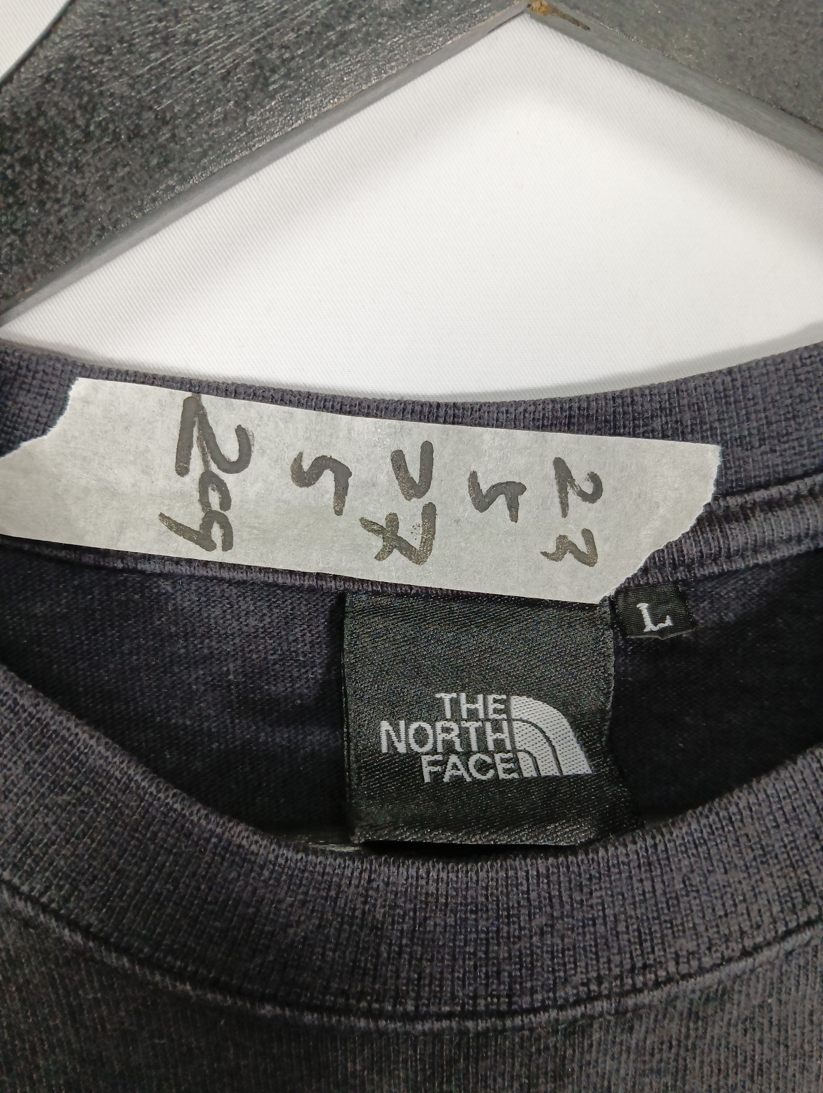 The North Face THE NORTH FACE TEE RARE BIG LOGO Size US L / EU 52-54 / 3 - 3 Thumbnail
