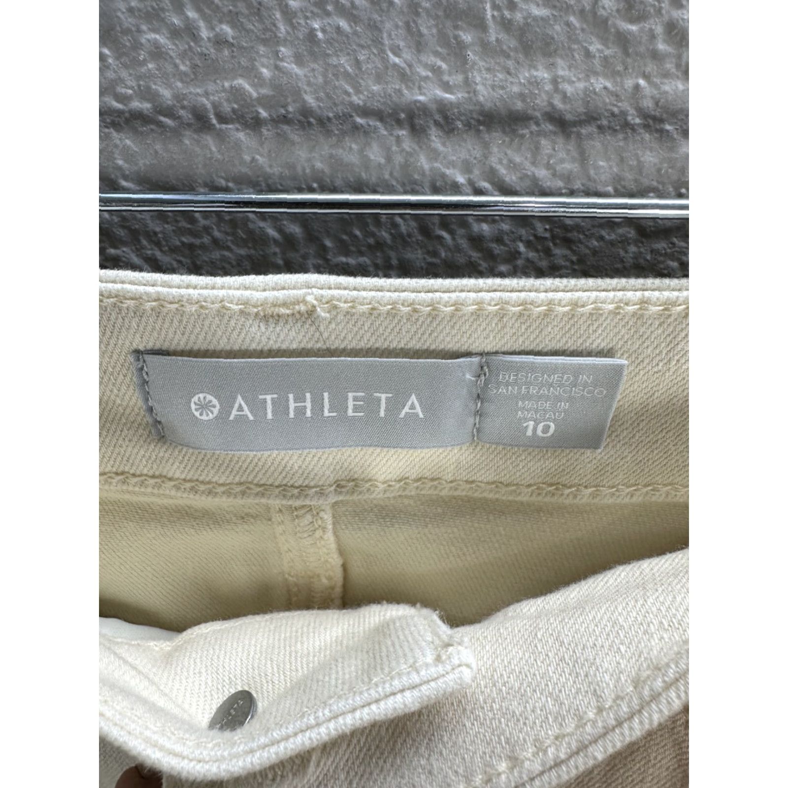 Athleta Athleta Women's Jeans Vanilla High Rise Tapered Cotton Size 10, 29in Inseam, Light Wash, Regular Rise, 32x29, Vintage? Size 32" / US 10 / IT 46 - 3 Thumbnail