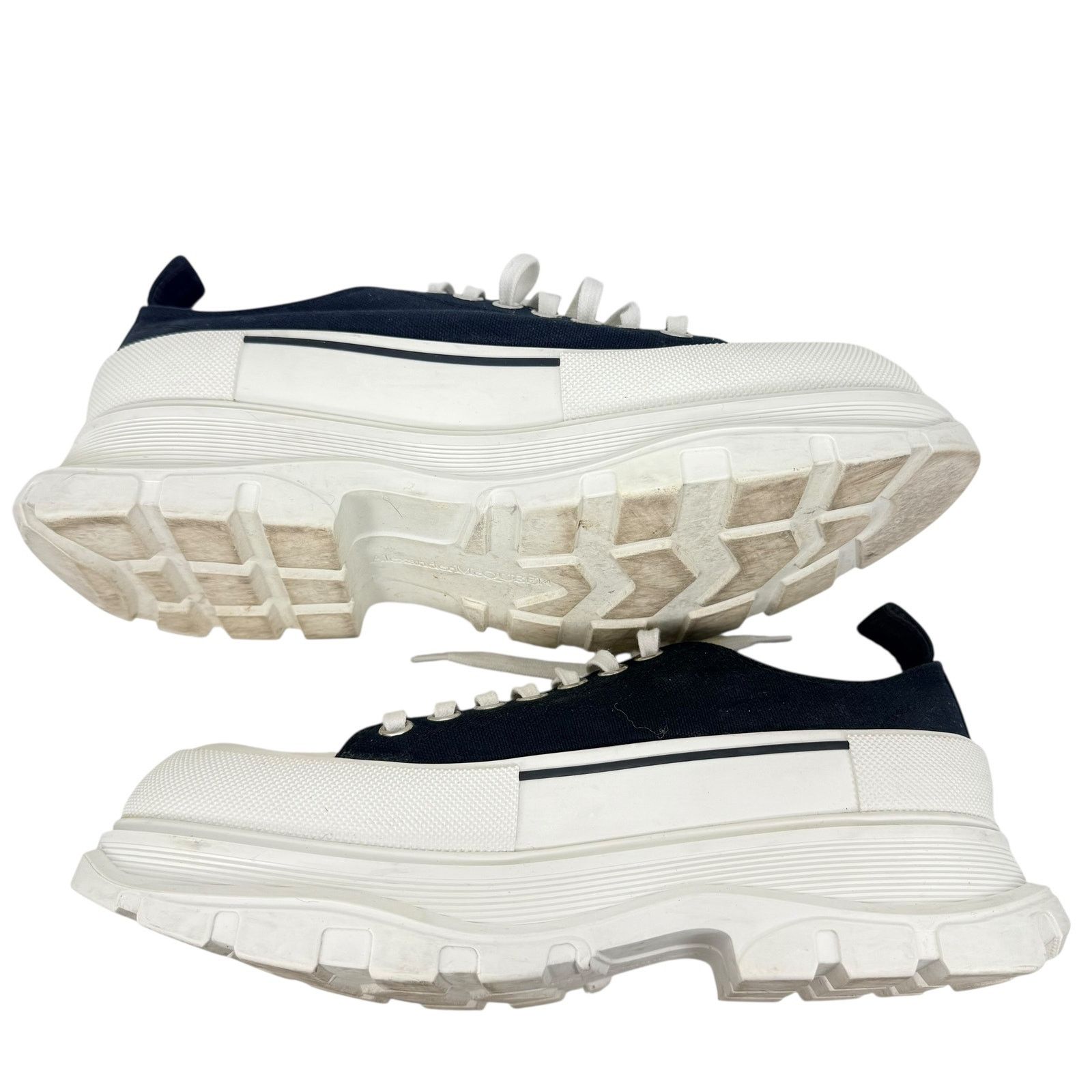 Alexander McQueen Alexander Mcqueen Tread Slick Low Top Sneakers Navy Size 44 Size US 11 / EU 44 - 8 Thumbnail