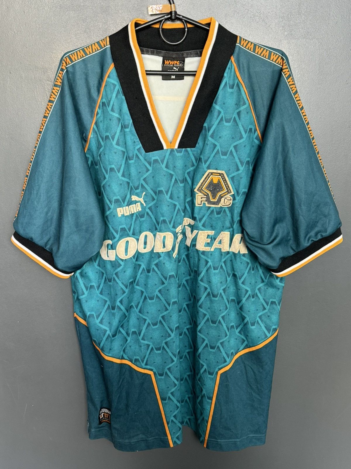 Puma Wolverhampton Wanderers 96/97 Away Football Jersey Size US M / EU 48-50 / 2 - 1 Thumbnail