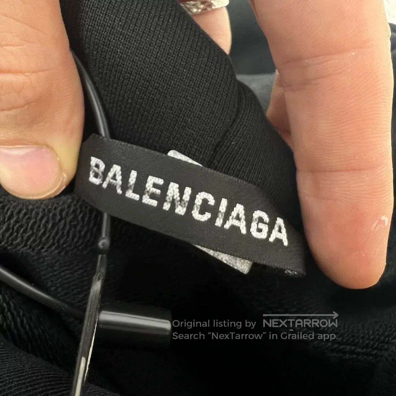 Balenciaga balenciaga portrait logo hoodie size xs. Size US XS / EU 42 / 0 - 4 Thumbnail