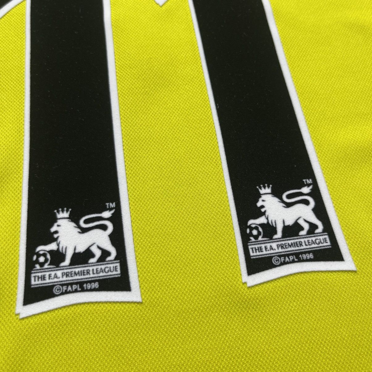 Joma CHARLTON JOMA 2003/2004 FOOTBALL AWAY JERSEY #11 DI CANIO Size US M / EU 48-50 / 2 - 11 Thumbnail