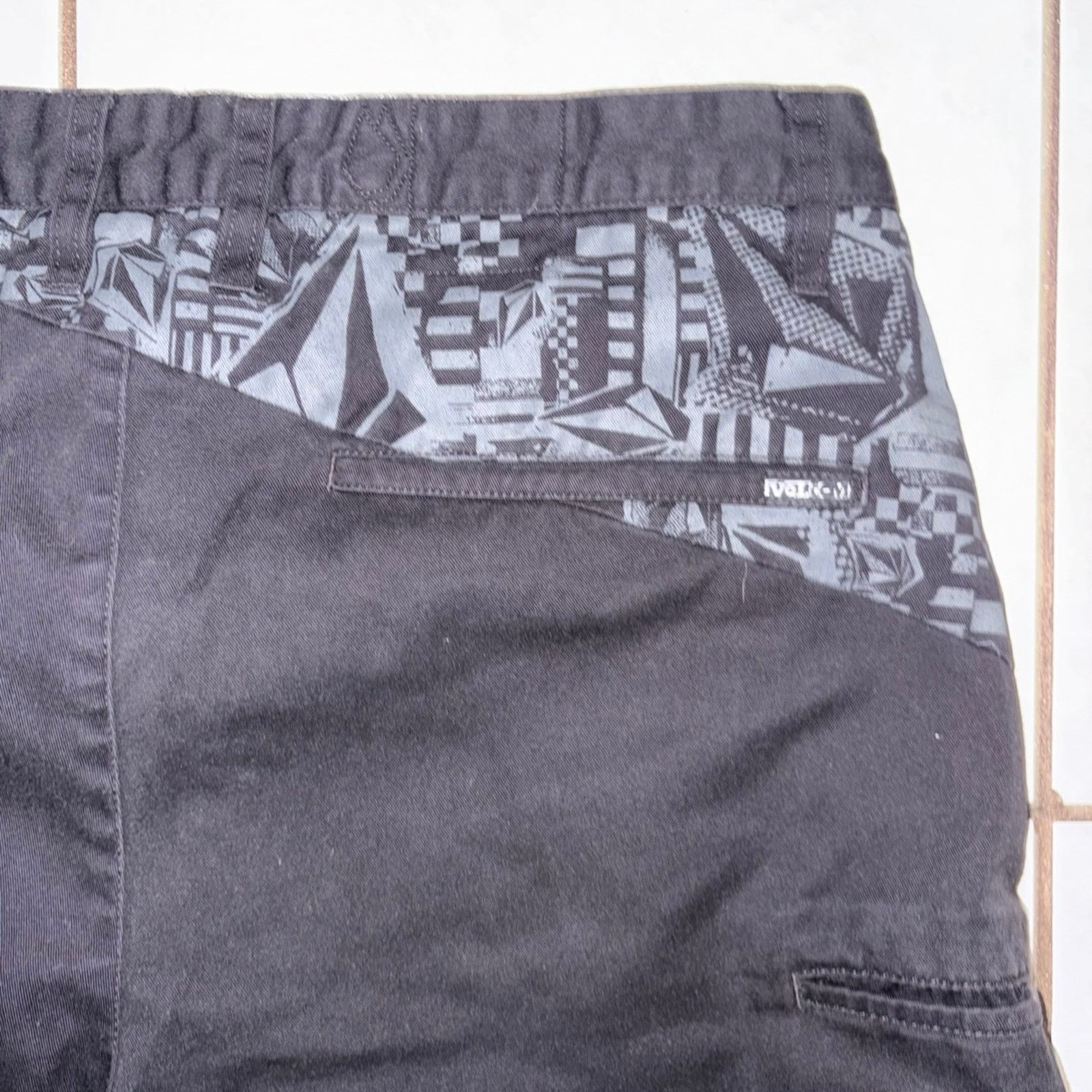 Volcom Volcom stone shorts Y2K black size 34 Size US 34 / EU 50 - 5 Thumbnail