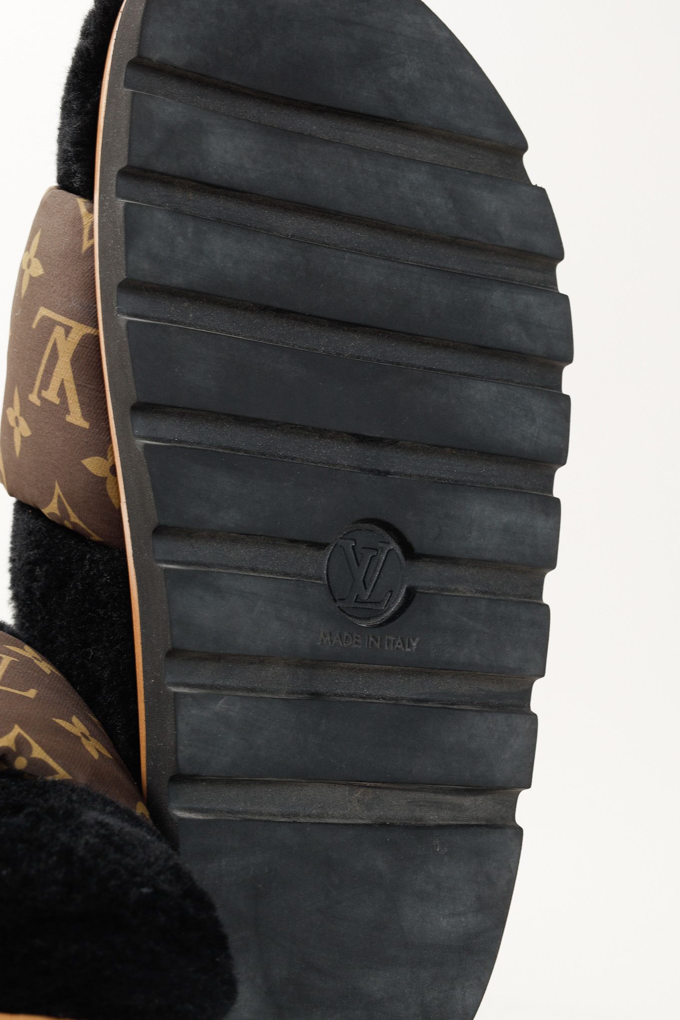 Louis Vuitton Louis Vuitton 2022 Pool Pillow Comfort Shearling Mules Size US 8.5 / EU 41-42 - 5 Thumbnail