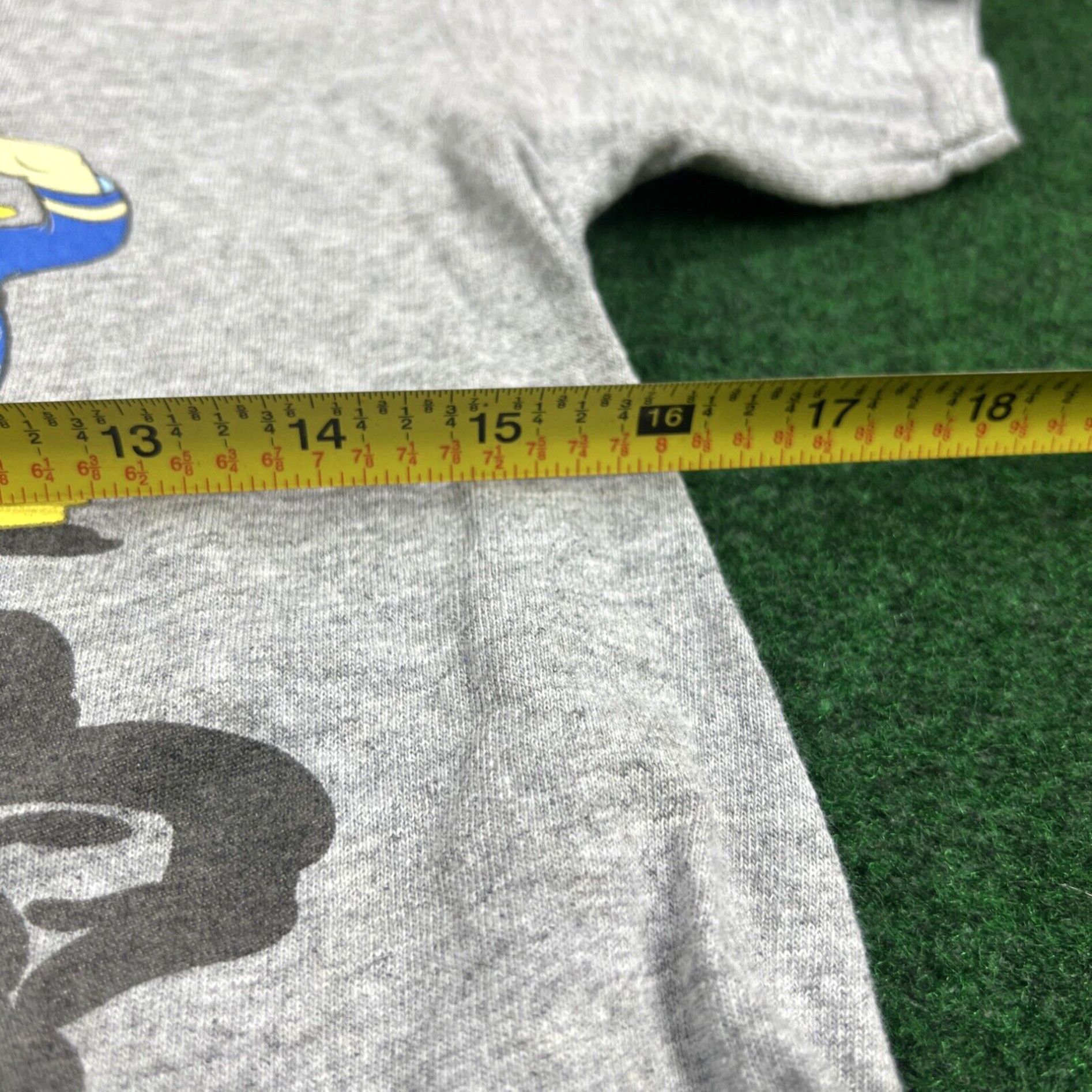Disney Disney Mickey Donald Goofy Pluto Crop Top Size Small Fast Shipping Size US S / EU 44-46 / 1 - 5 Thumbnail