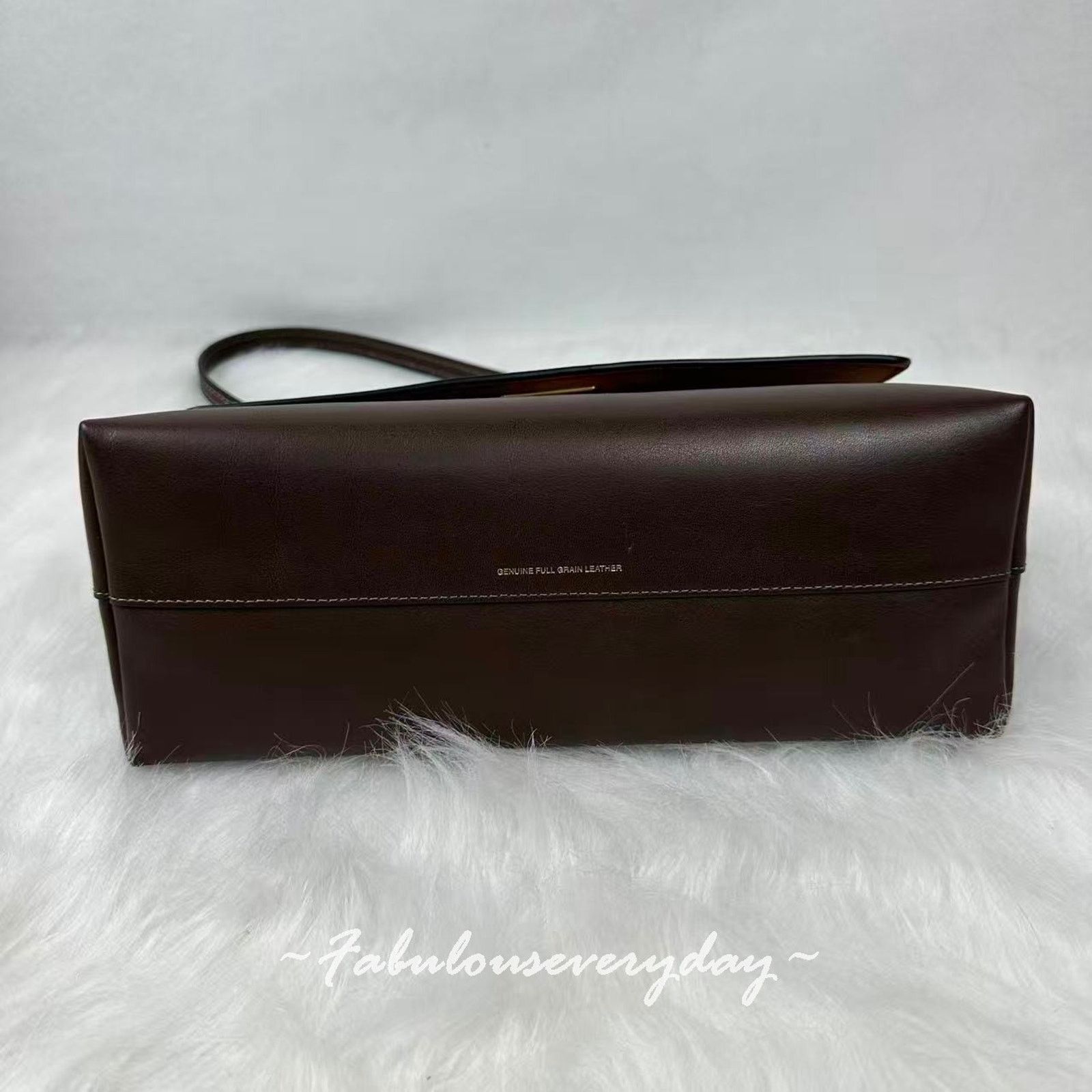 Coach Coach Chelsea Shoulder Bag 30 In Leather/Brass/Maple Size ONE SIZE - 7 Thumbnail