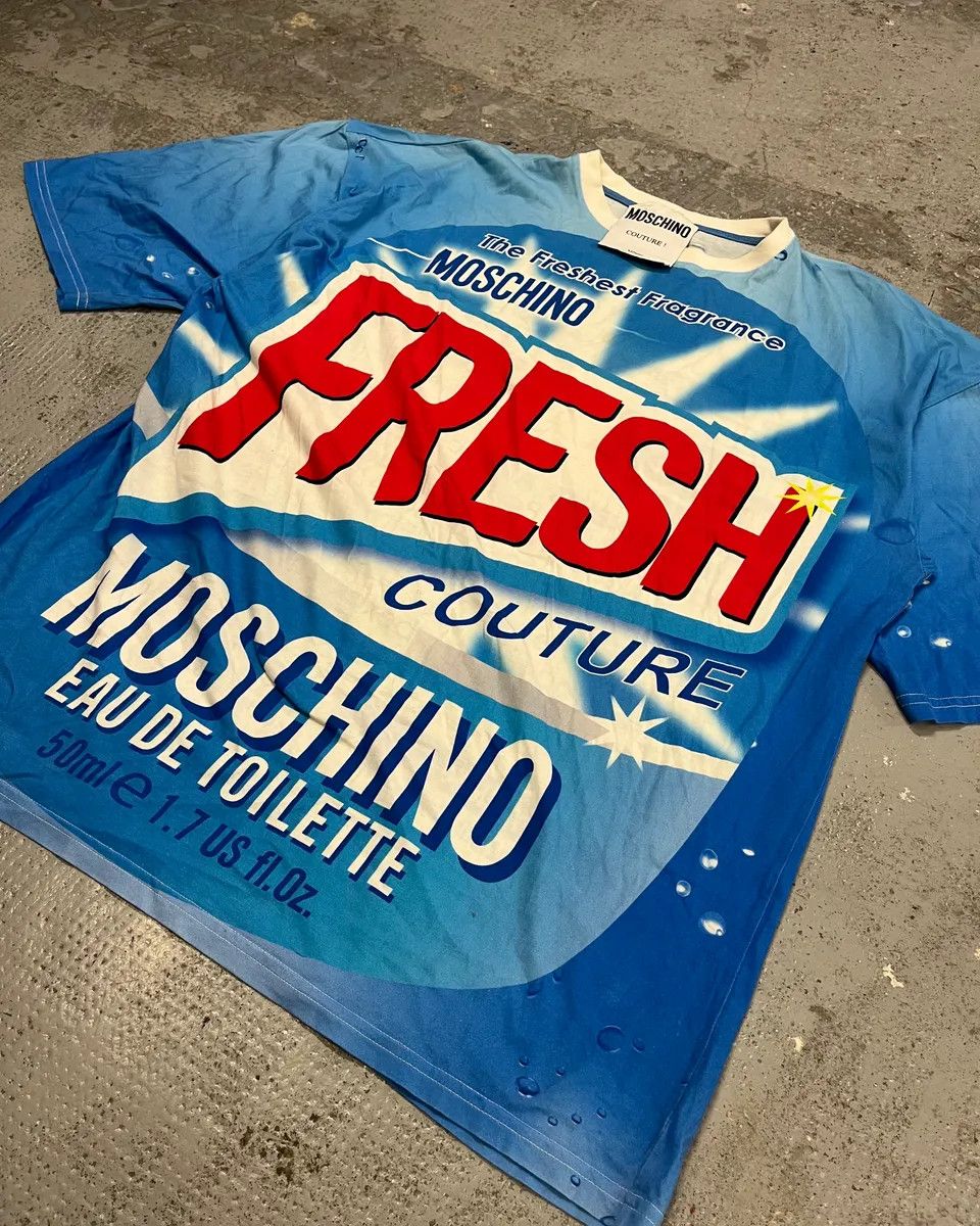 Moschino SS2019 Moschino Blue Fresh Fragrance Bottle T-Shirt Size US L / EU 52-54 / 3 - 4 Thumbnail