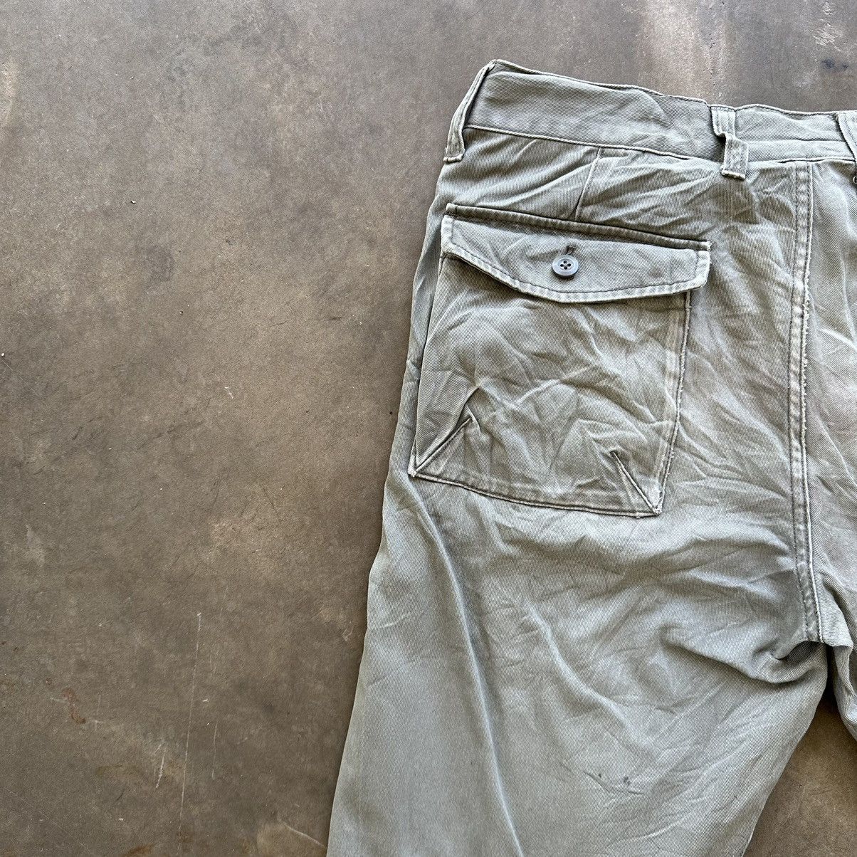 Japanese Brand Vintage Japanese Buckle Distressed Casual Trousers Pant Size US 32 / EU 48 - 13 Thumbnail