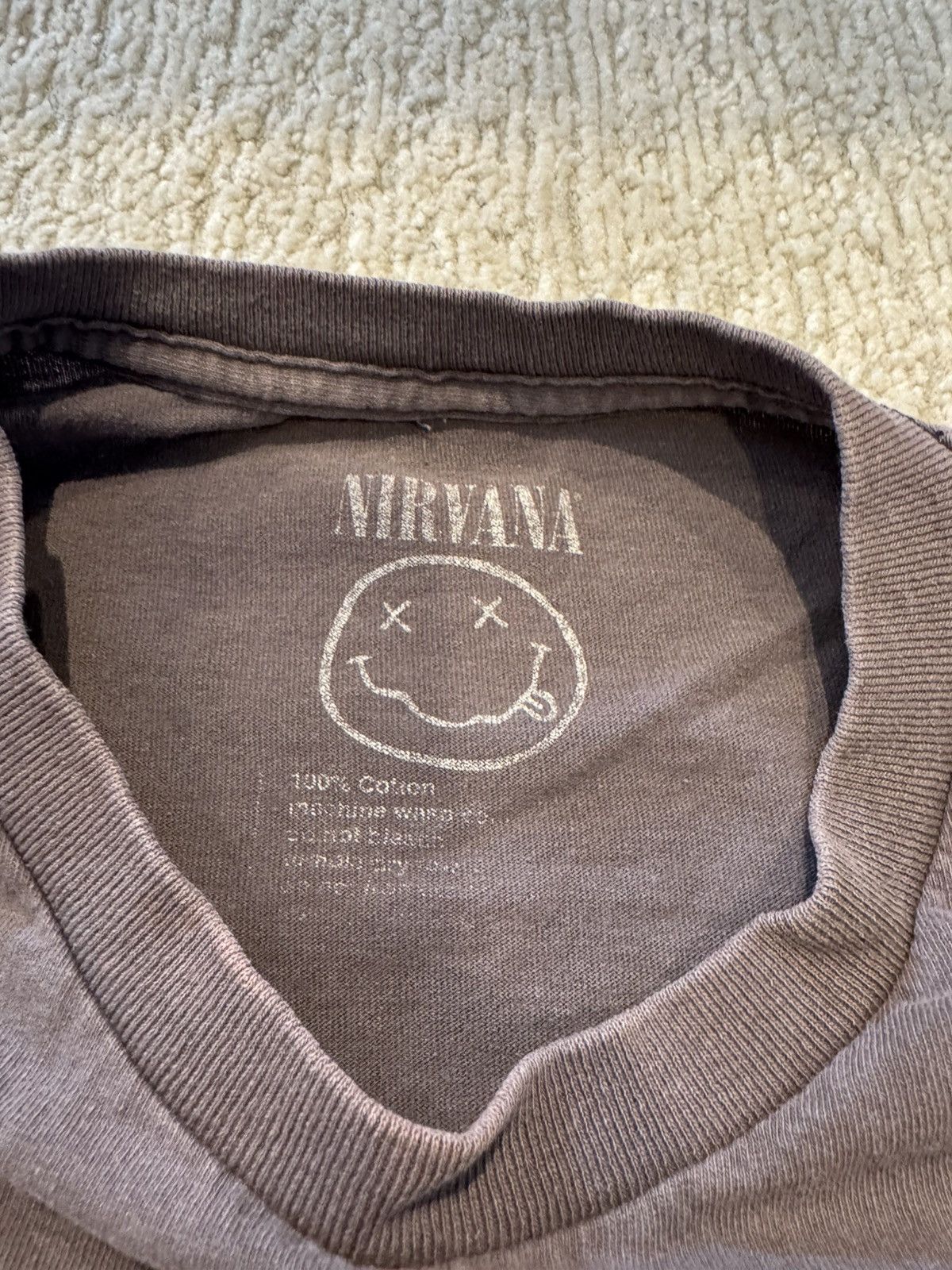 Band Tees Vintage Nirvana Nevermind band tee Size US L / EU 52-54 / 3 - 3 Thumbnail