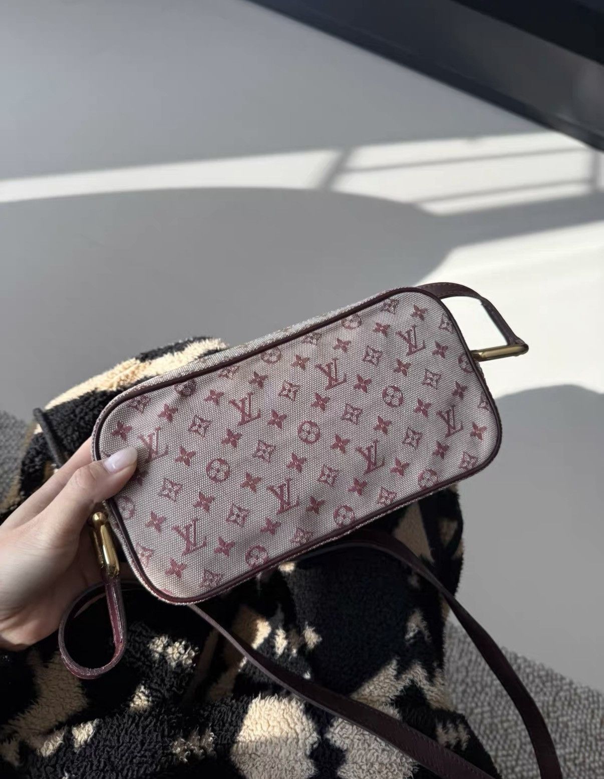 Louis Vuitton LV Vintage Red Monogram Denim Camera Crossbody Bag J36 Size ONE SIZE - 2 Thumbnail