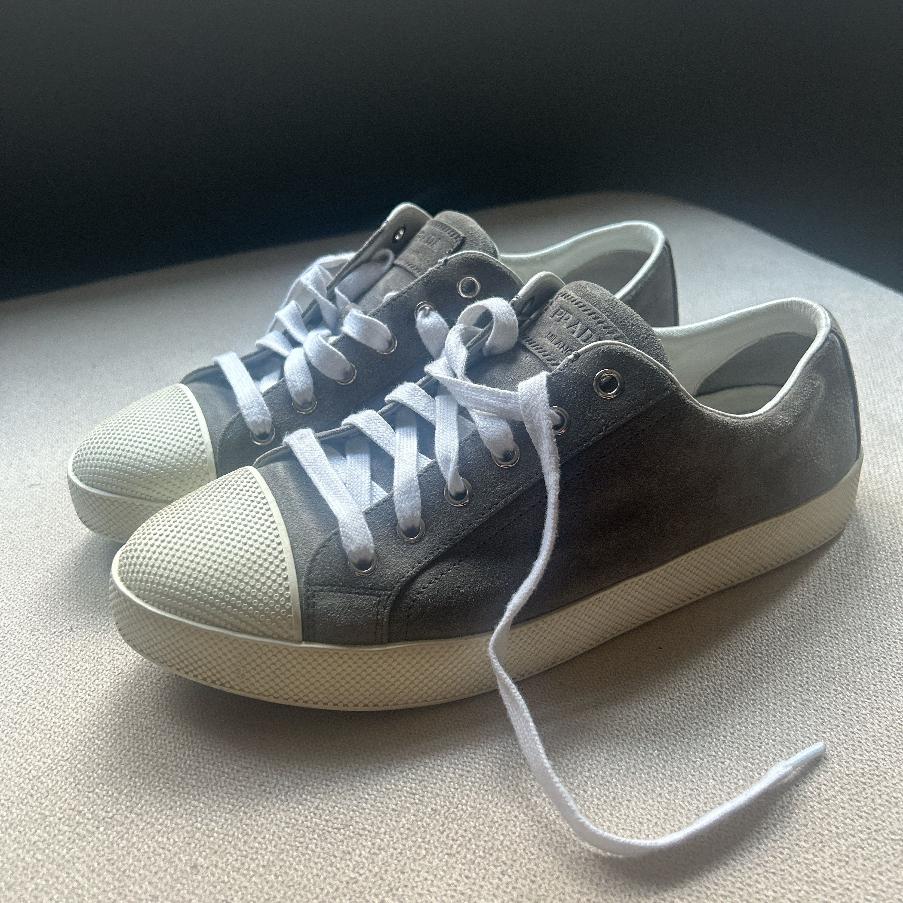 Prada＊Suede sneakers スエードスニーカー＊送料込 2025トレンド☆Pradaプラダスニーカースーパーコピーメンズ