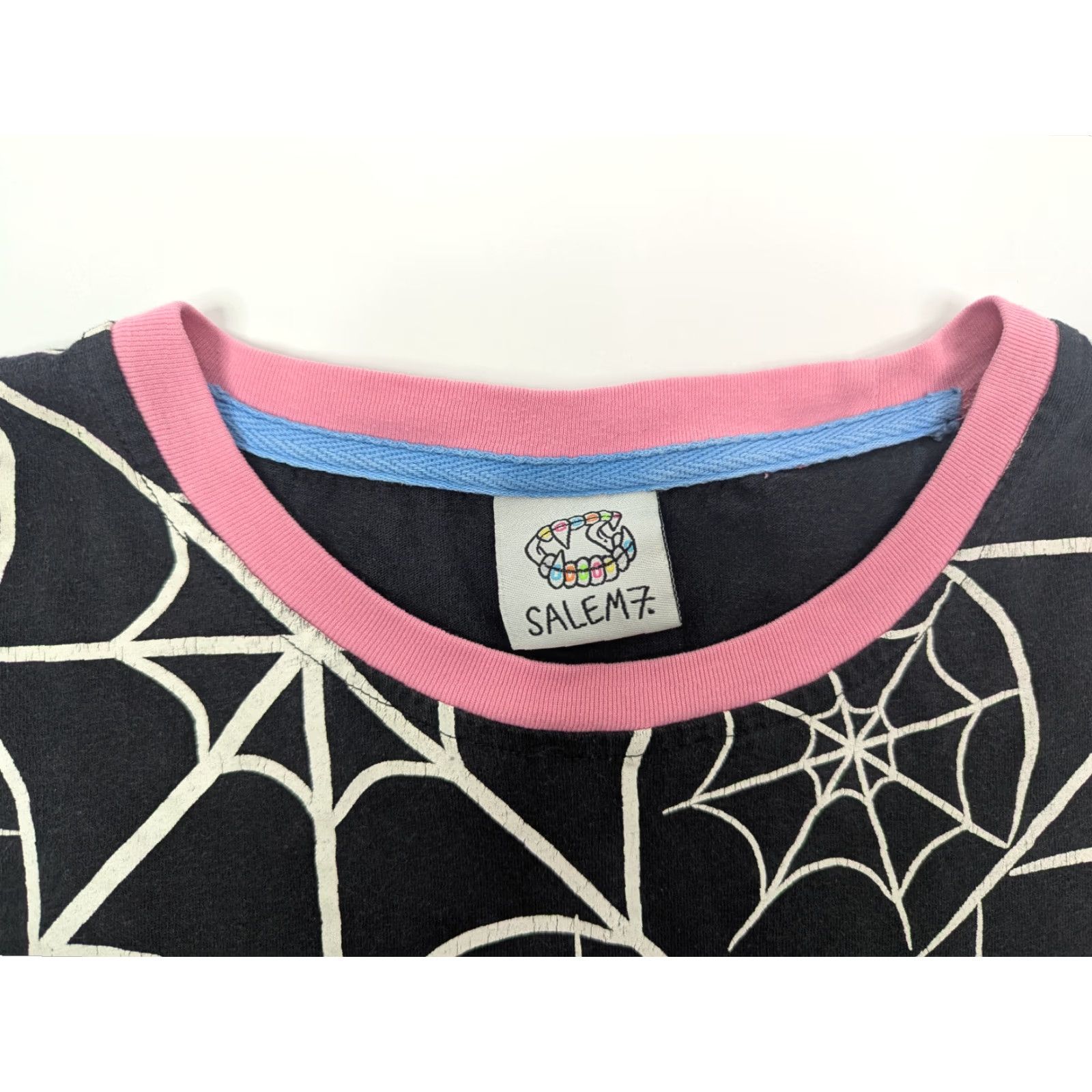Vintage Salem7 Black Spiderweb Raglan Short Sleeve T-Shirt Halloween Large Men Crew Neck Shirt - Spiderweb Graphic Print Halloween Mens L Black Size US L / EU 52-54 / 3 - 6 Thumbnail