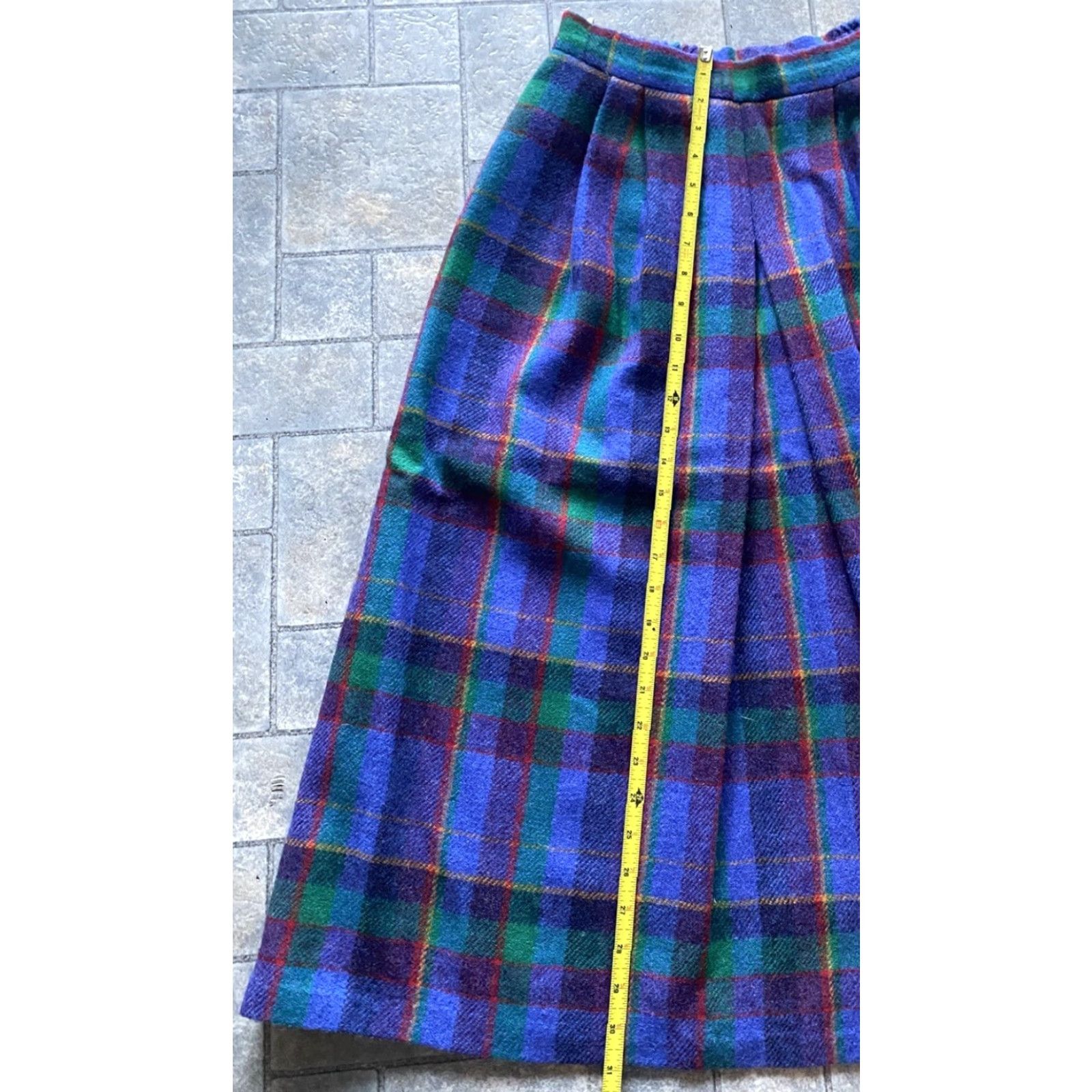 Vintage VTG Avoca Collection Ireland MEDIUM Pure New Wool Plaid Lined Skirt WITH POCKETS Size 32" / US 10 / IT 46 - 4 Thumbnail