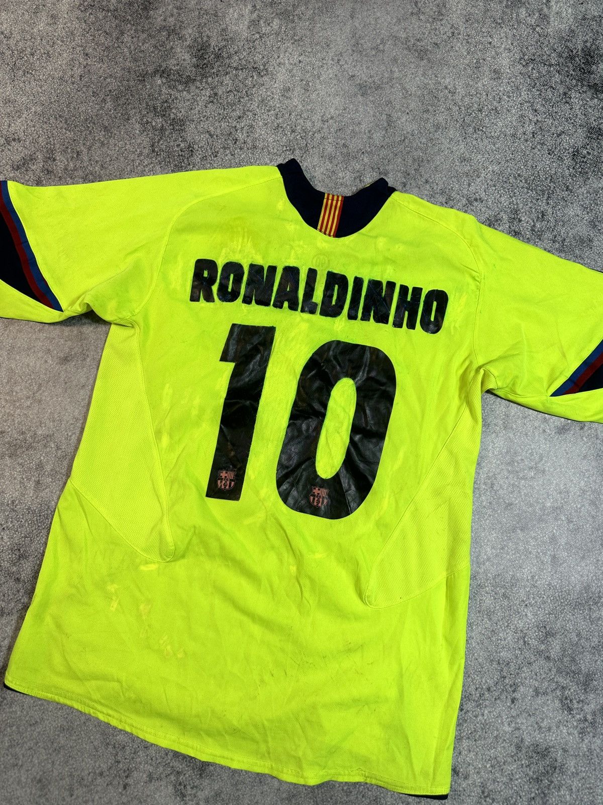 Nike × Vintage Vintage Nike F.C.Barcelona 10 Ronaldinho Soccer Jersey Style Size US XL / EU 56 / 4 - 2 Thumbnail