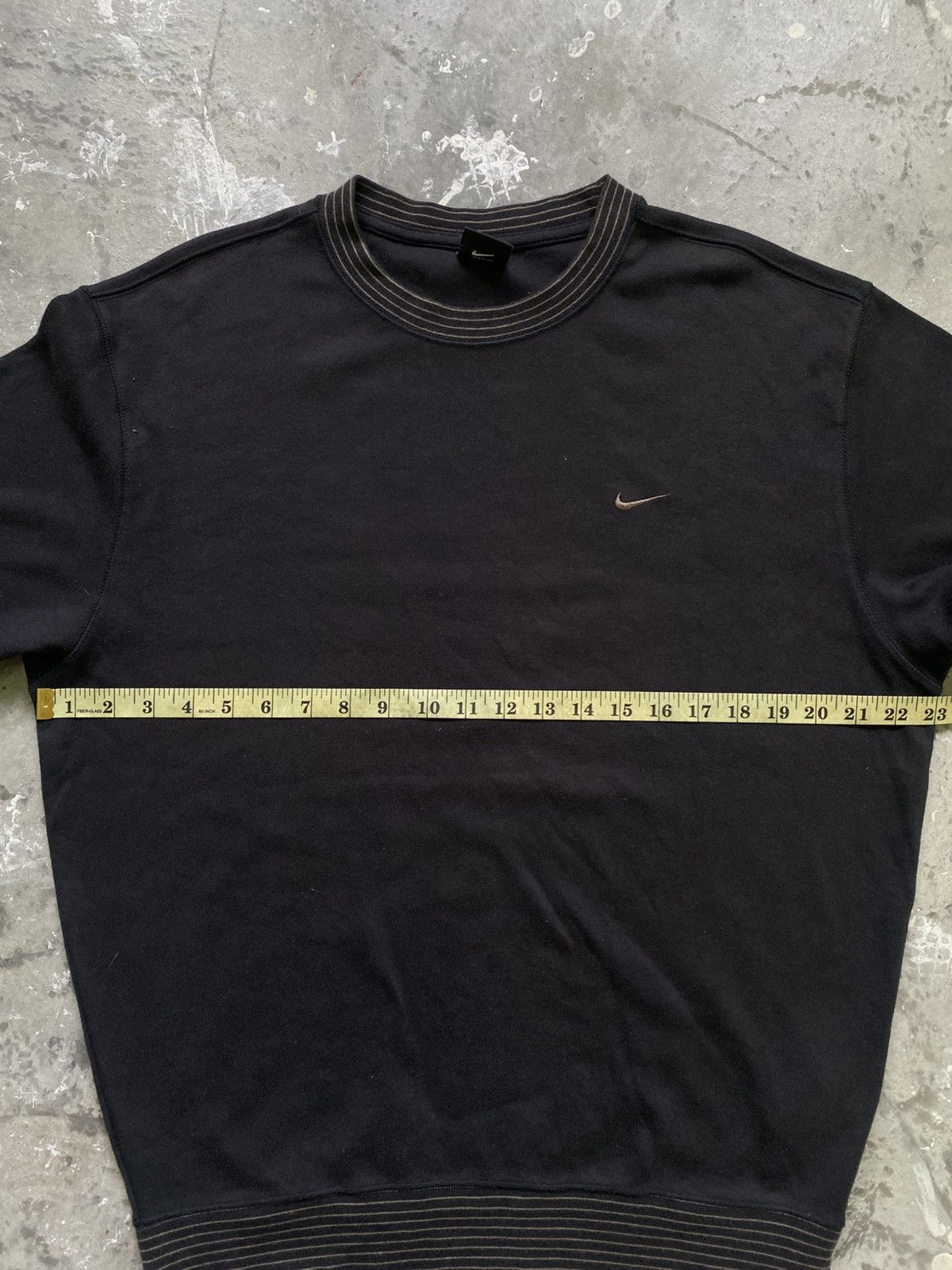Nike Vintage Nike Small Swoosh Pullover Sweatshirt Size US L / EU 52-54 / 3 - 10 Thumbnail