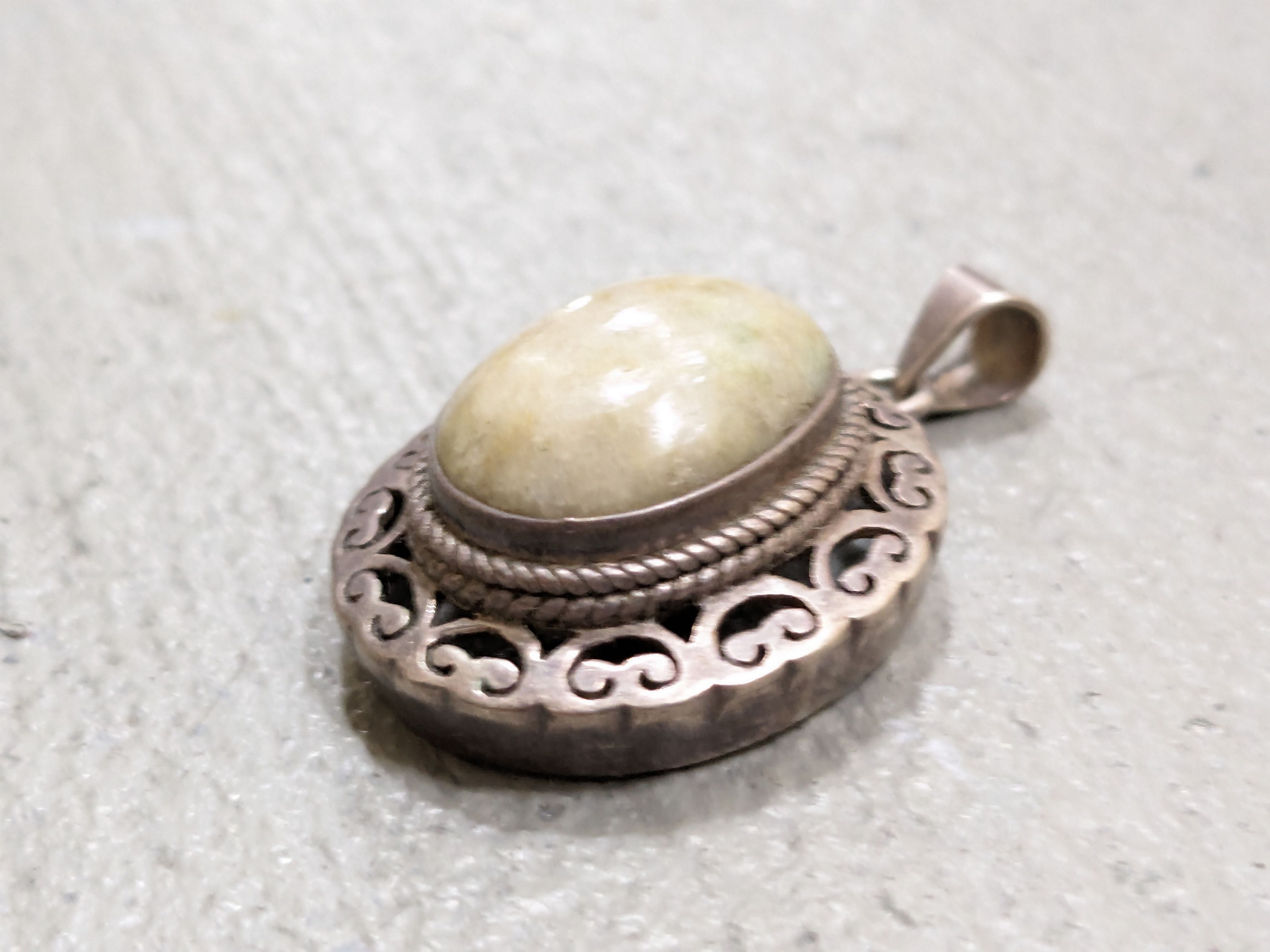 Jewelry × Vintage Sterling Silver Pendant Quartz Oval Modern Size ONE SIZE - 3 Thumbnail