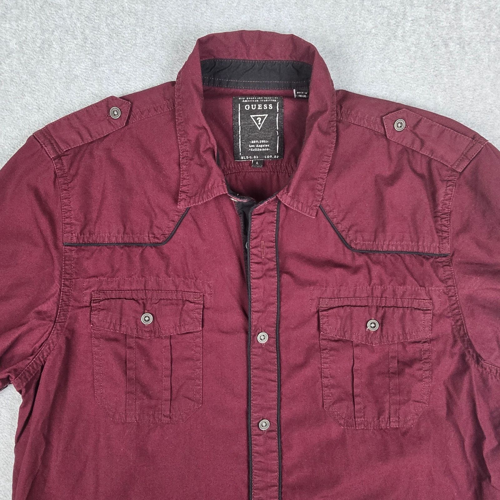 Guess Guess Large Maroon Shirt Black Stitched Logo Sleeve Patch Size US L / EU 52-54 / 3 - 3 Thumbnail