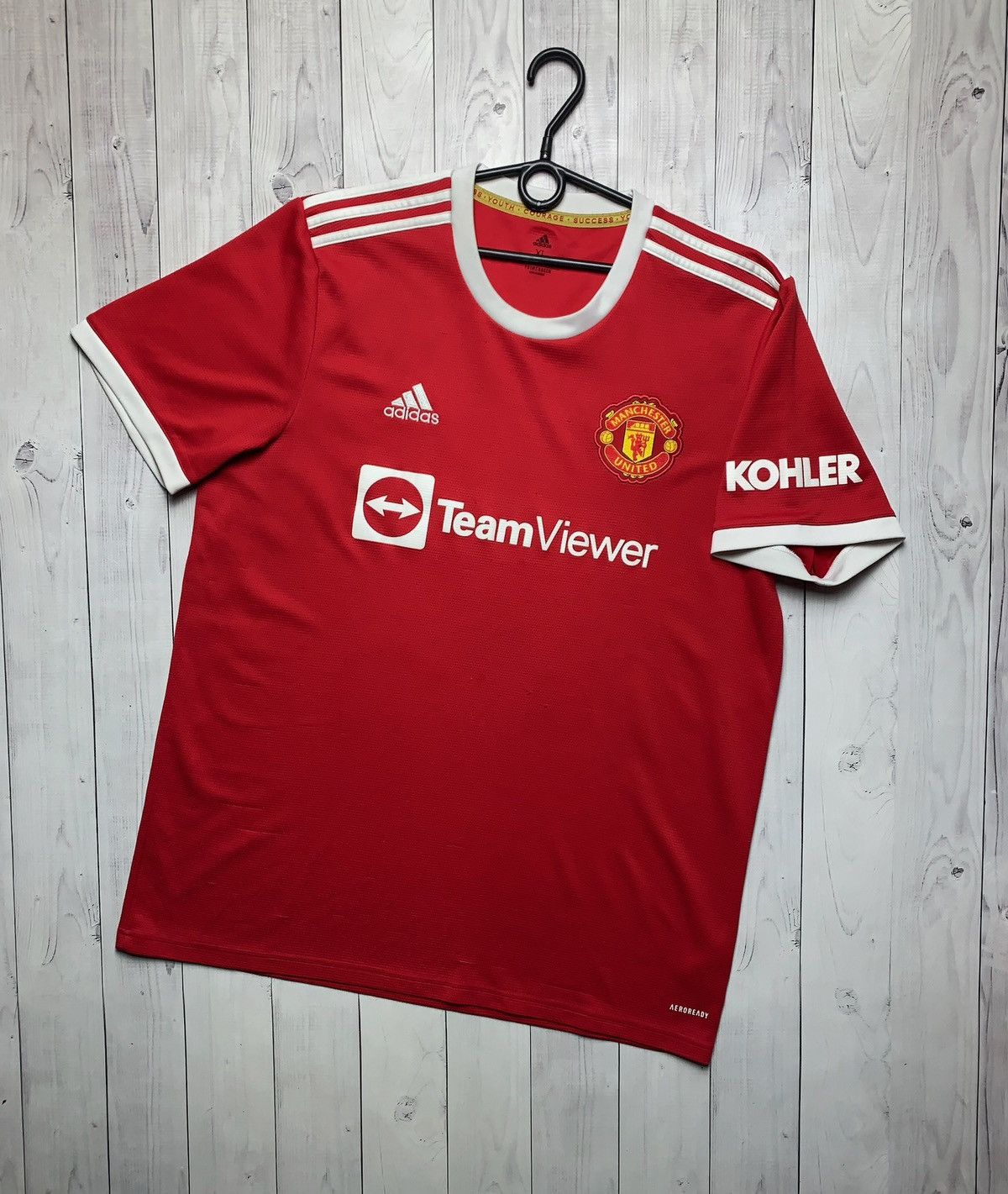 Adidas × Vintage Vintage adidas Manchester United soccer jersey size XL Size US XL / EU 56 / 4 - 1 Thumbnail