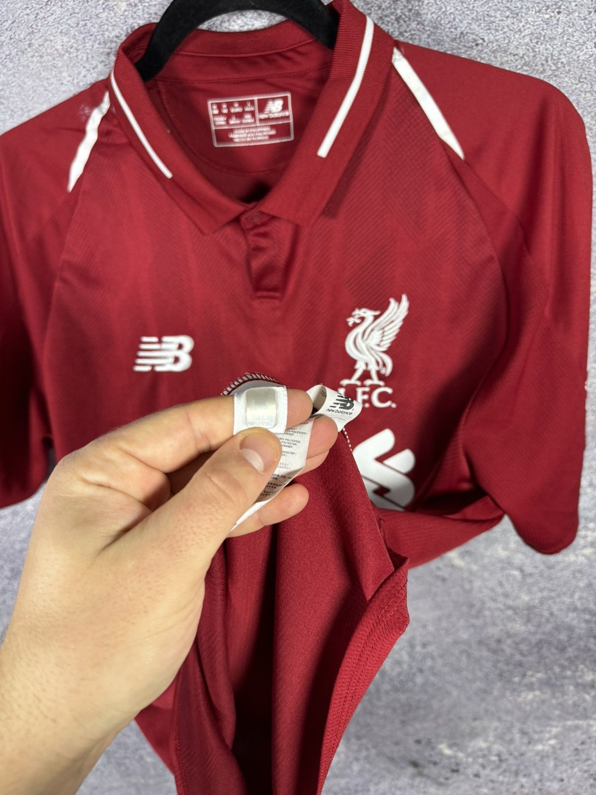 New Balance × Vintage Vintage Liverpool 2018/19 New Balance Jersey Blokcore Medium Size US M / EU 48-50 / 2 - 12 Thumbnail