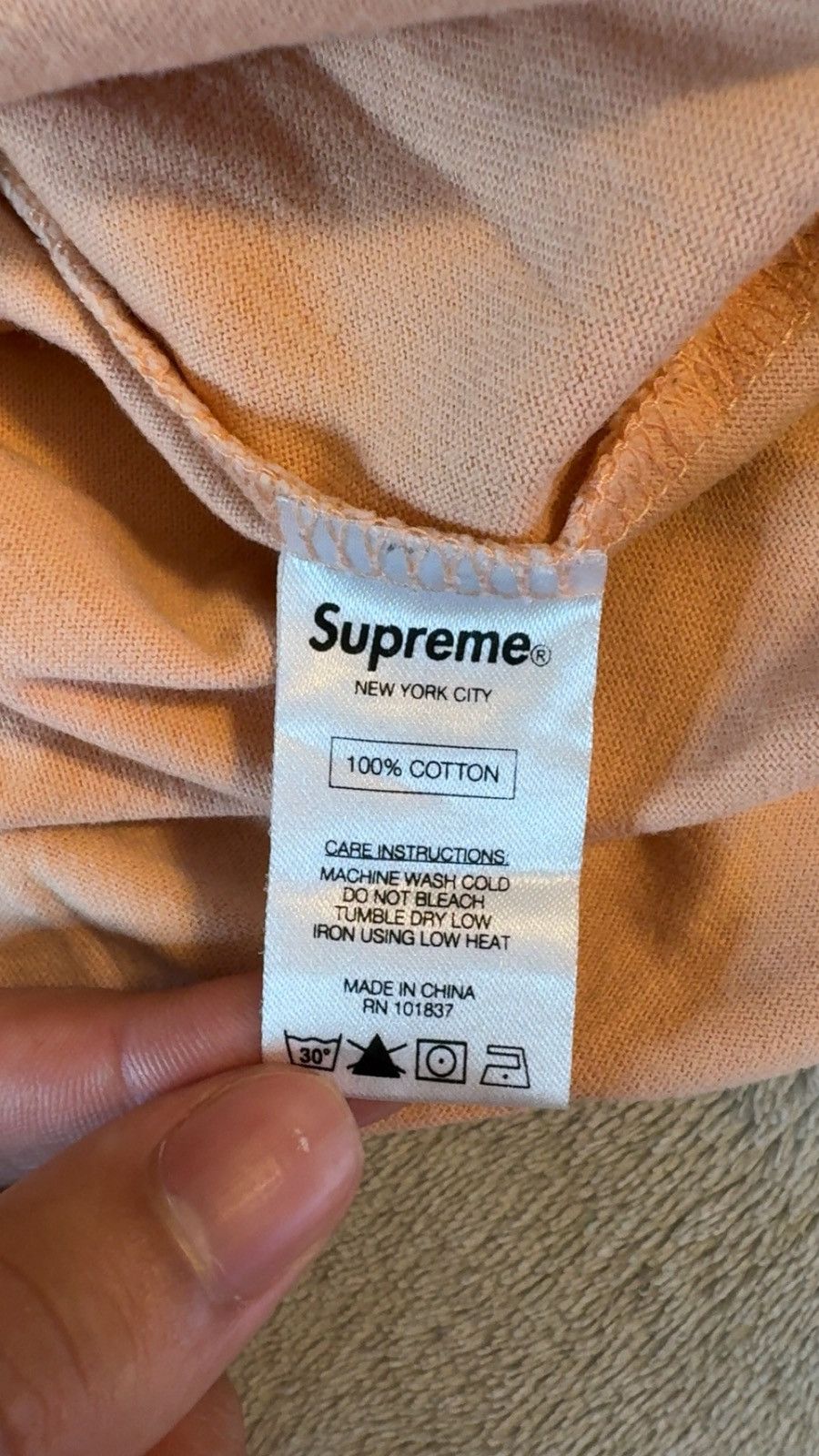 Supreme Supreme est. 1994 cream T-shirt Size US L / EU 52-54 / 3 - 4 Thumbnail