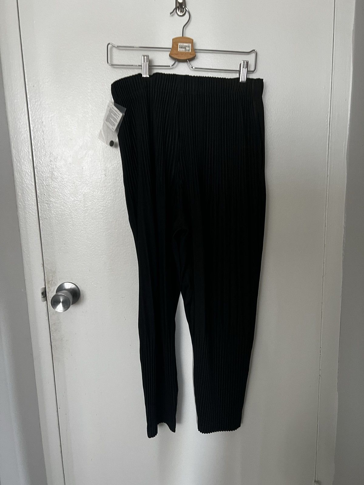 Homme Plisse Issey Miyake Homme Plissé Issey Miyake tapper leg pleated pants Size US 34 / EU 50 - 6 Thumbnail
