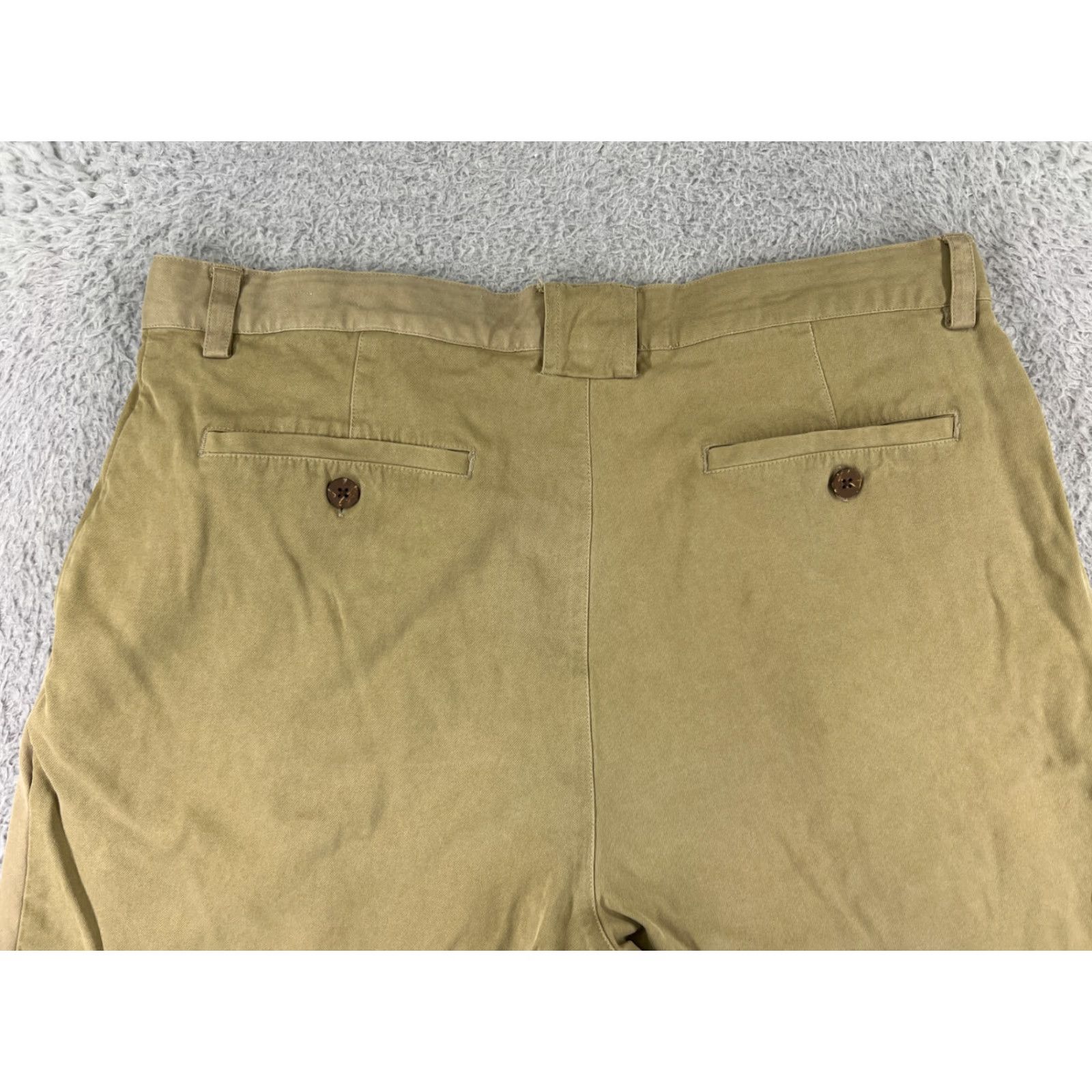 Tommy Bahama Tommy Bahama Shorts Mens 36 Beige Khaiki Pleated Front Bermuda Resort Beach Silk Blend Shirt Adult 36 Beige Aloha Beach Mens Size US 36 / EU 52 - 4 Thumbnail