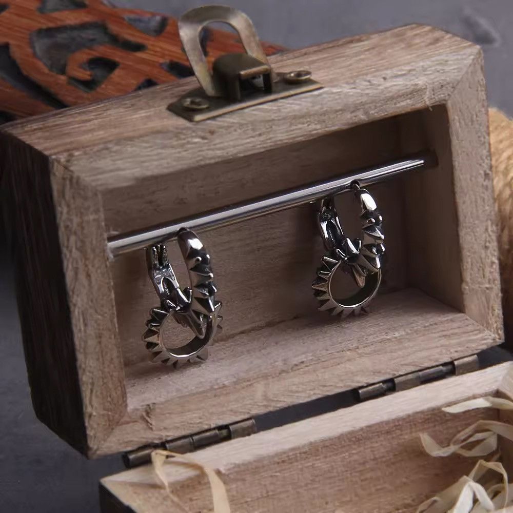 Vintage Punk Spike Rivet Hoop Earring Size ONE SIZE - 2 Thumbnail