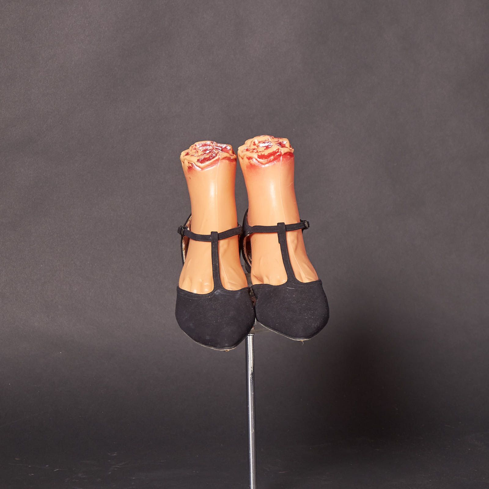 Vintage 1960s T Strap Black Pointy Flats Shoes Size US 8 / IT 38 - 2 Thumbnail
