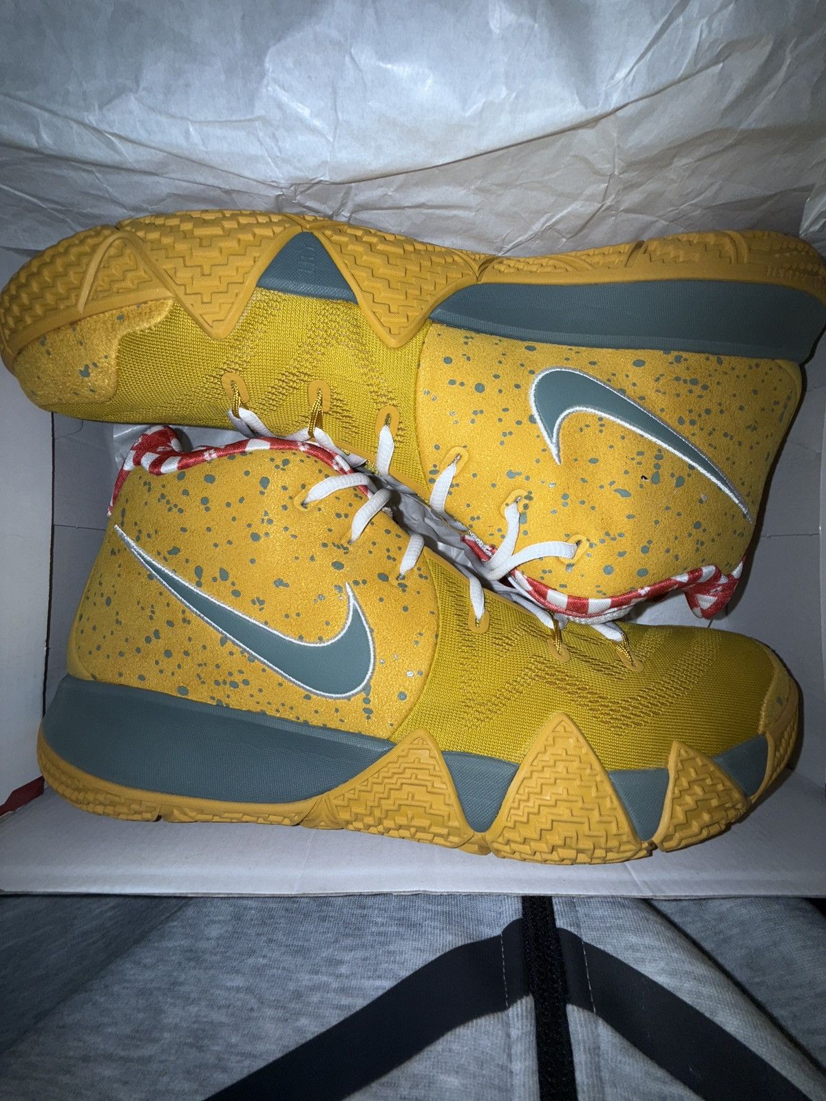 Nike Nike Kyrie 4s Lobster Size US 13 / EU 46 - 1 Thumbnail