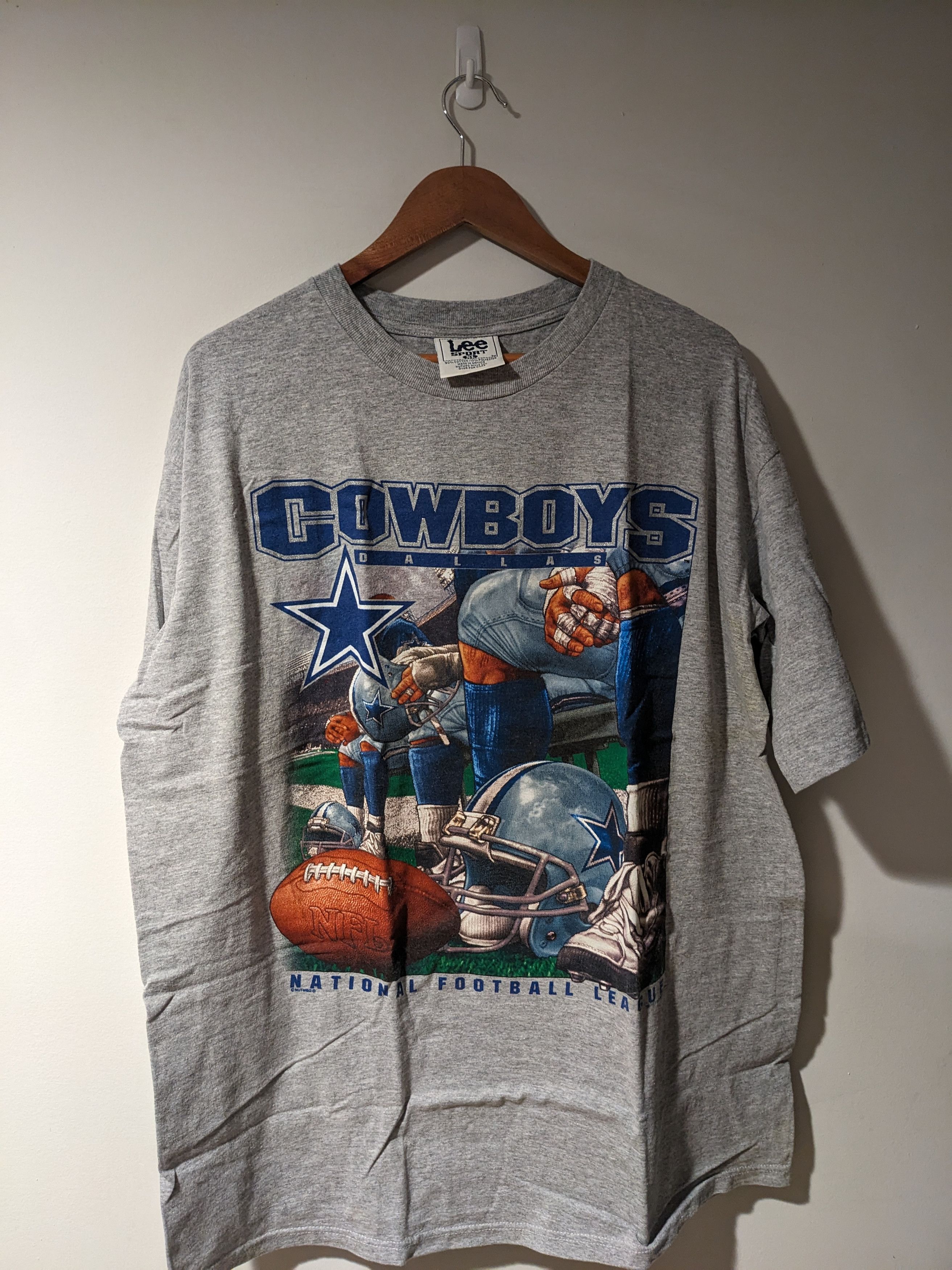NFL × Vintage Vintage 1997 Dallas Cowboys NFL Football Lee Sport T-Shirt Size US XL / EU 56 / 4 - 1 Thumbnail