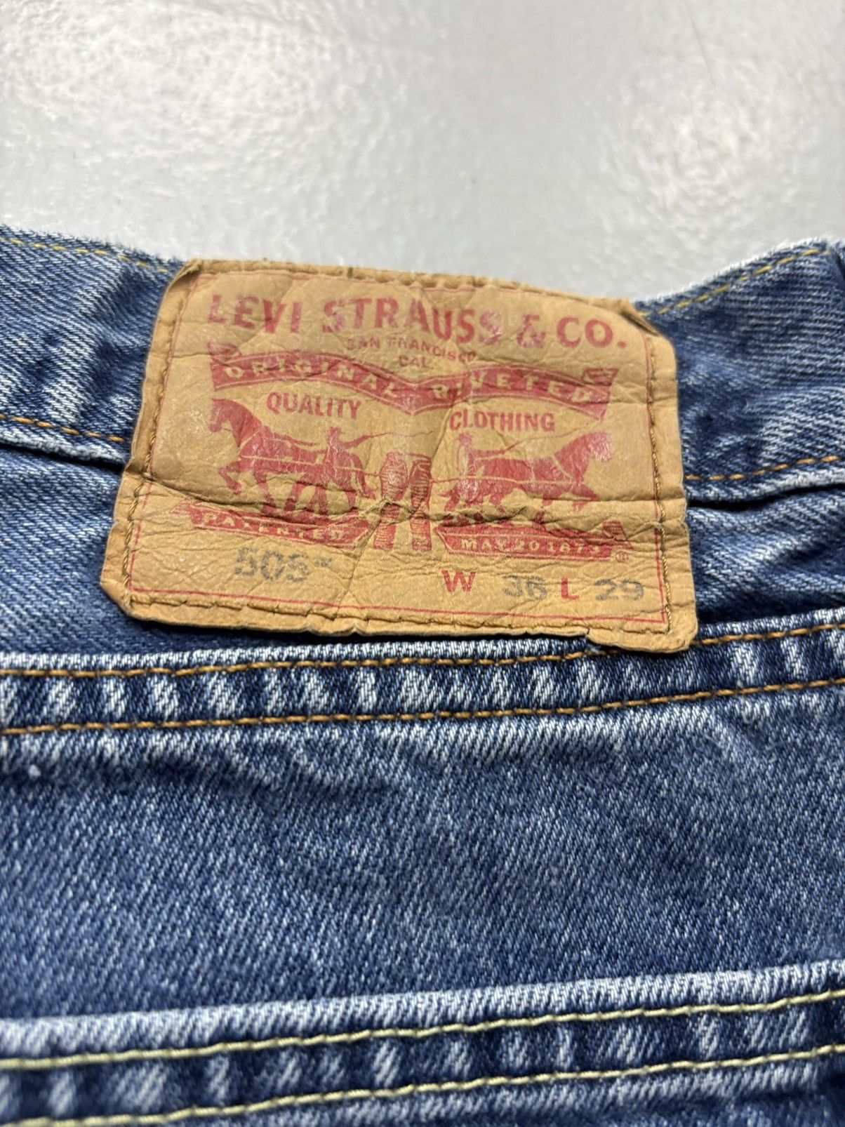Levi's Vintage Levis 505 Jeans Zipper Fly Made in Egypt 36x29 Size US 36 / EU 52 - 2 Thumbnail