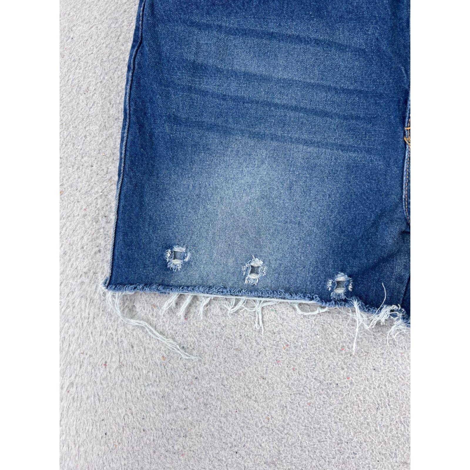 Vintage Blue Turtle Denim Short Womens 32x4 High Rise Cut-Off Button 5-Pocket Blue Shorts Medium Wash Casual Womens Beach 90s? Size 34" / US 12 / IT 48 - 3 Thumbnail