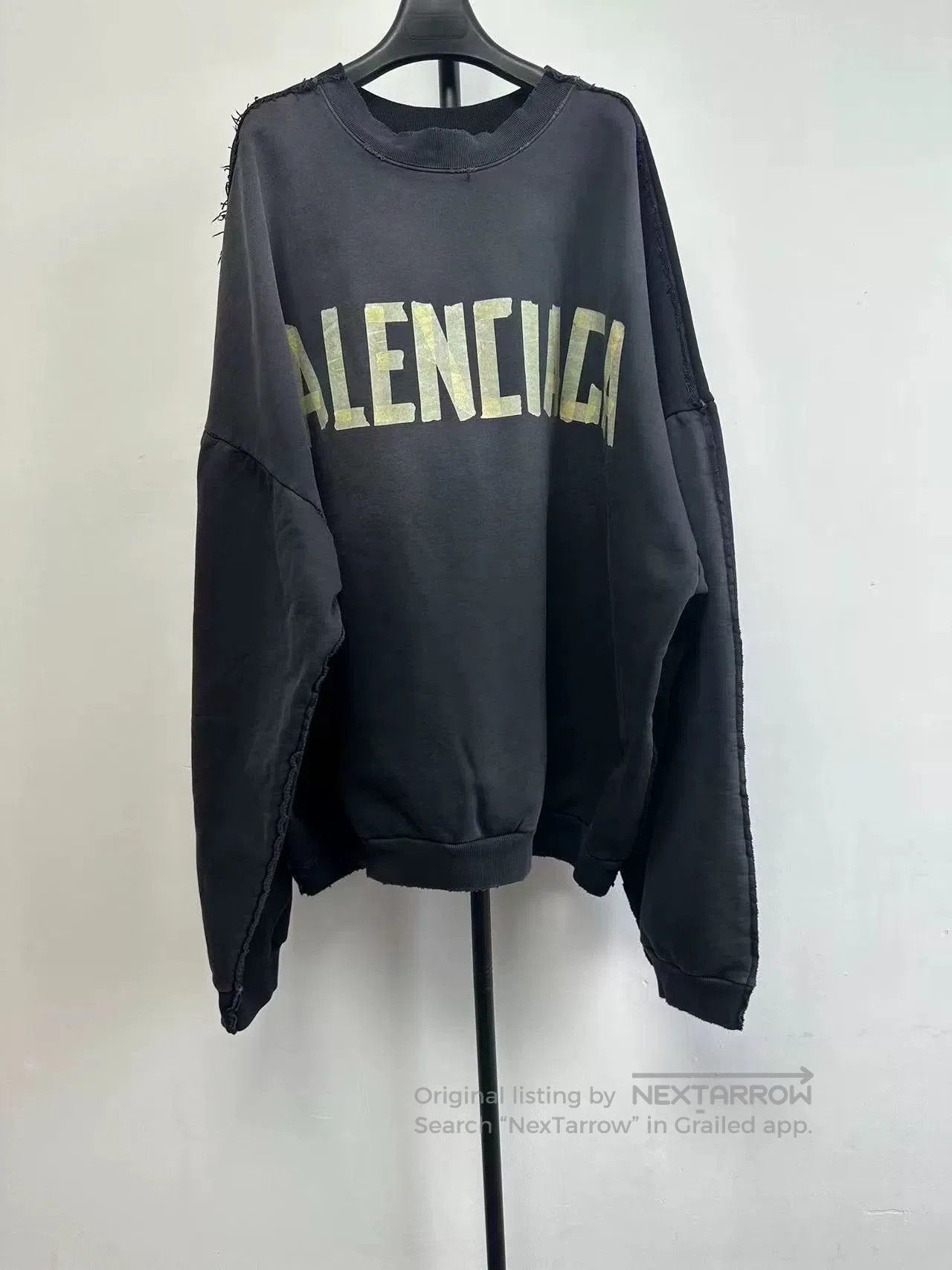 Balenciaga Balenciaga Letter Print Crewneck Long-Sleeve Sweatshirt. Size US XL / EU 56 / 4 - 1 Thumbnail