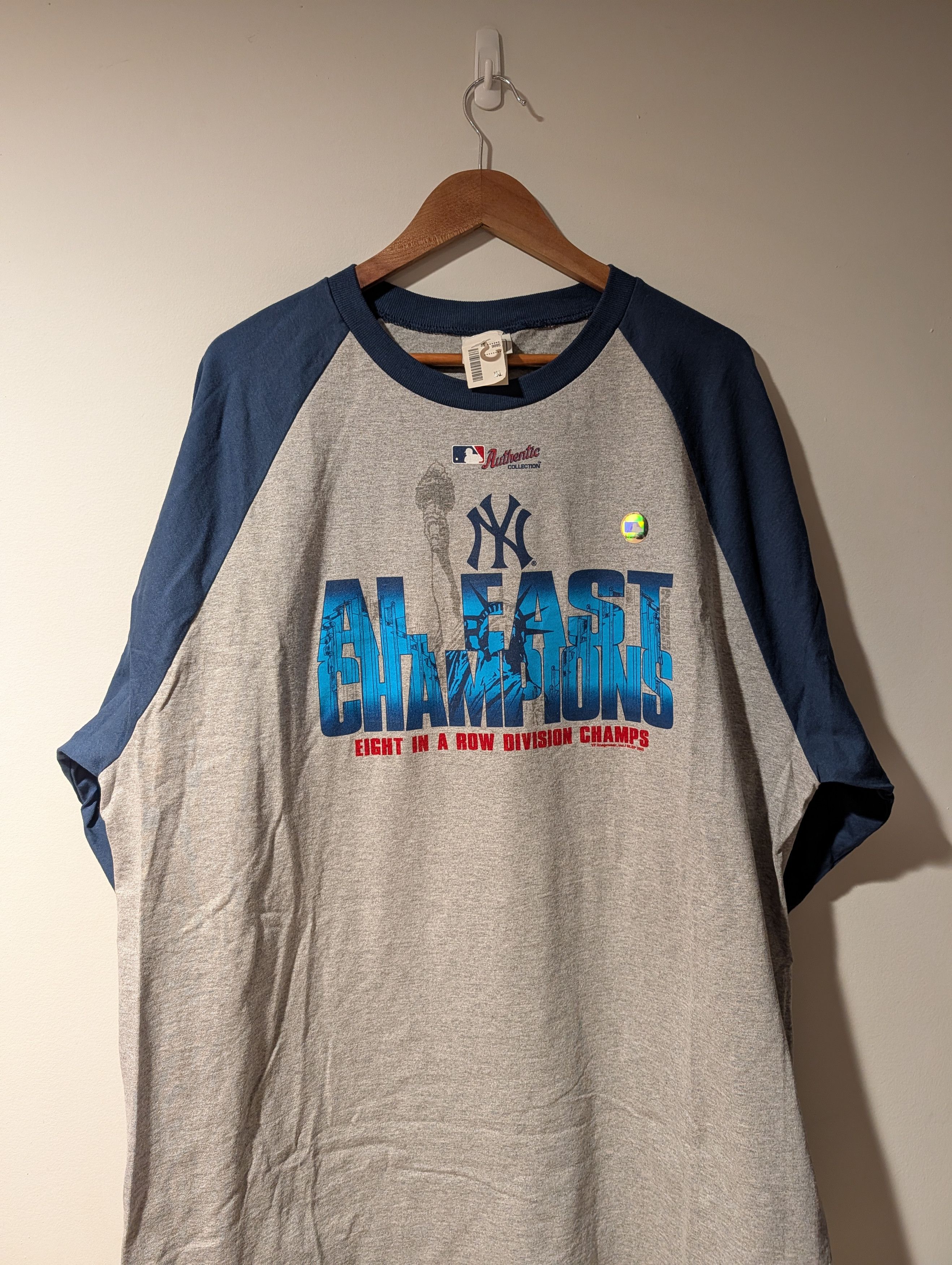 MLB Vintage 2005 New York Yankees Al East Champion Long-Sleeve Size US XXL / EU 58 / 5 - 1 Thumbnail