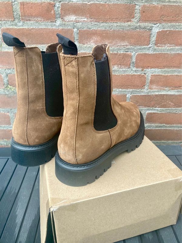 Les Deux Tatum suède Chelsea boots 43 Portugal brown new Size US 10 / EU 43 - 5 Thumbnail